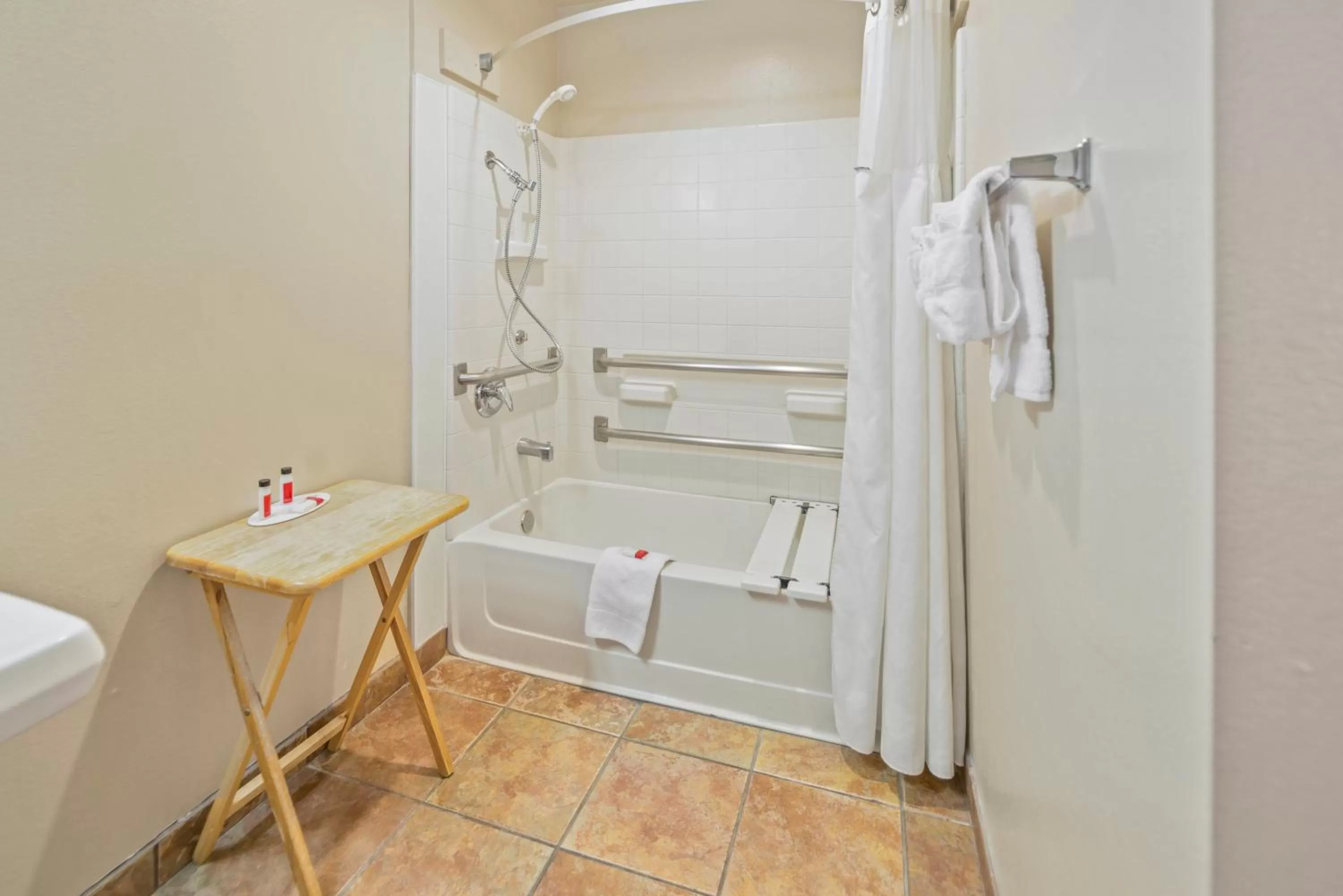 Queen Room - Mobility Access/Non-Smoking in Days Inn by Wyndham Lebec