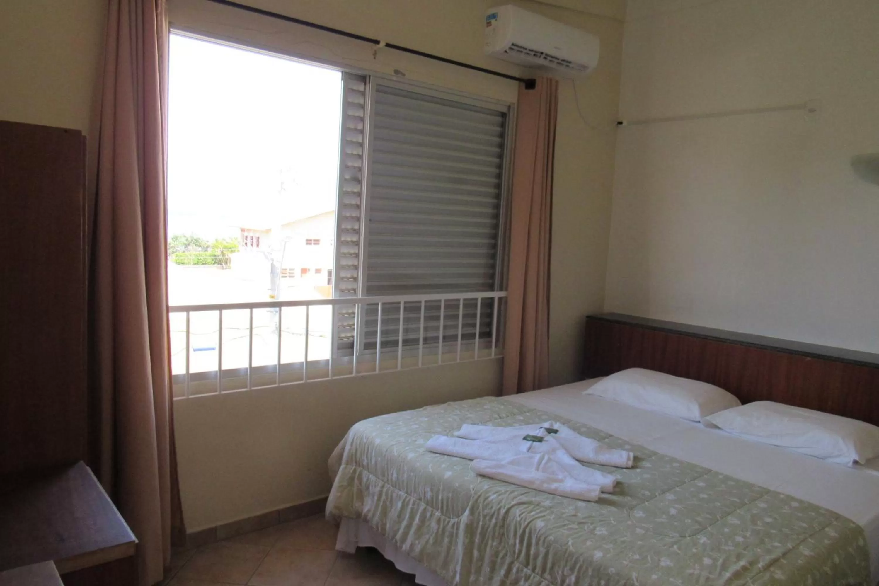 Photo of the whole room, Bed in Pousada Recanto da Barra