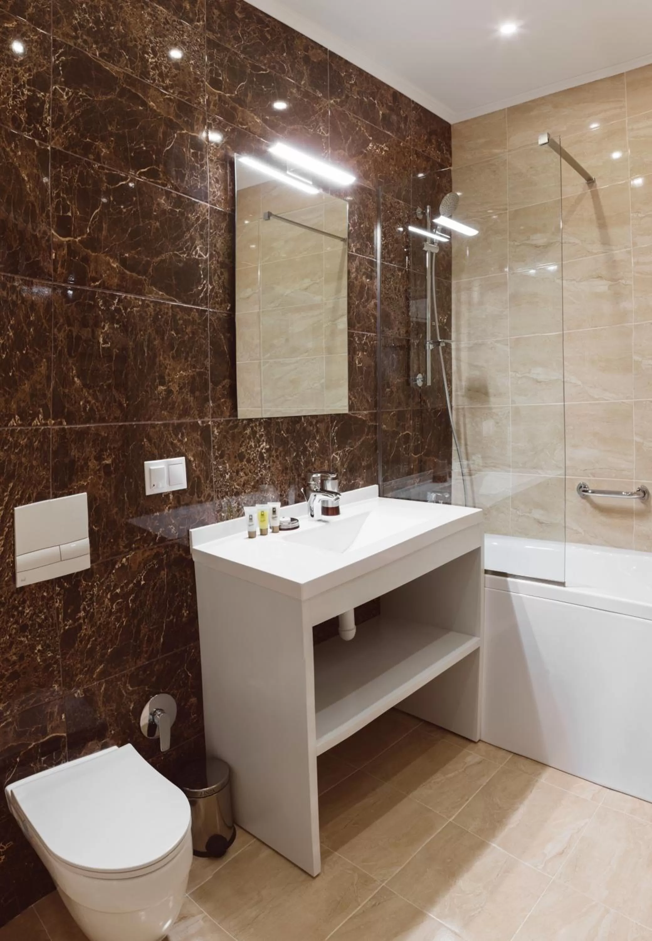 Bathroom in Familion ApartHotel