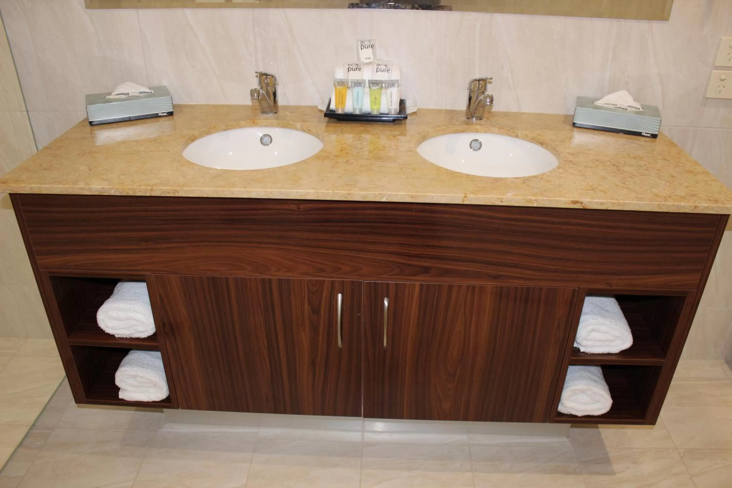 Bathroom in Quality Hotel Regent Rockhampton