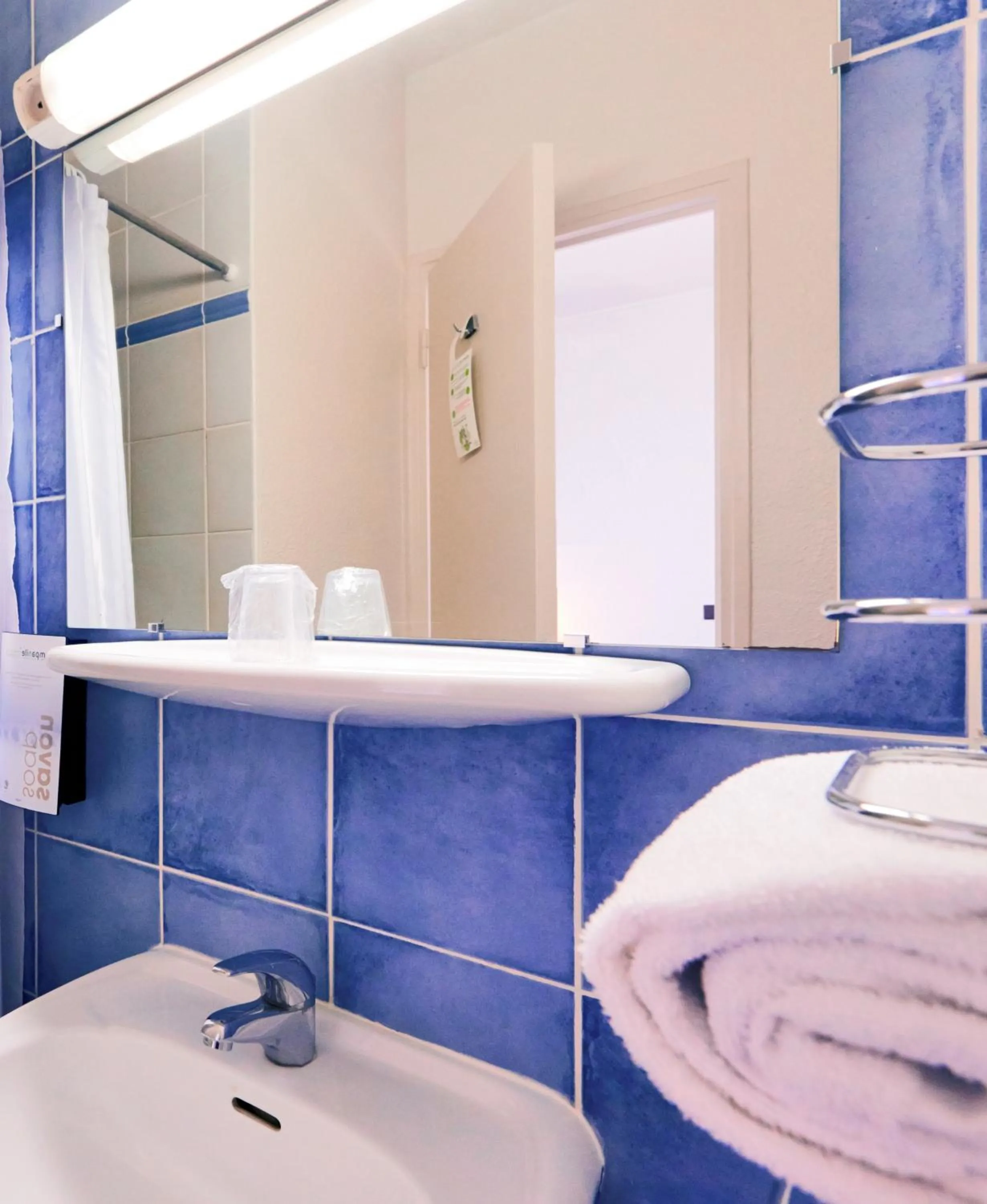 Toilet in Kyriad Direct Le Bourget Gonesse