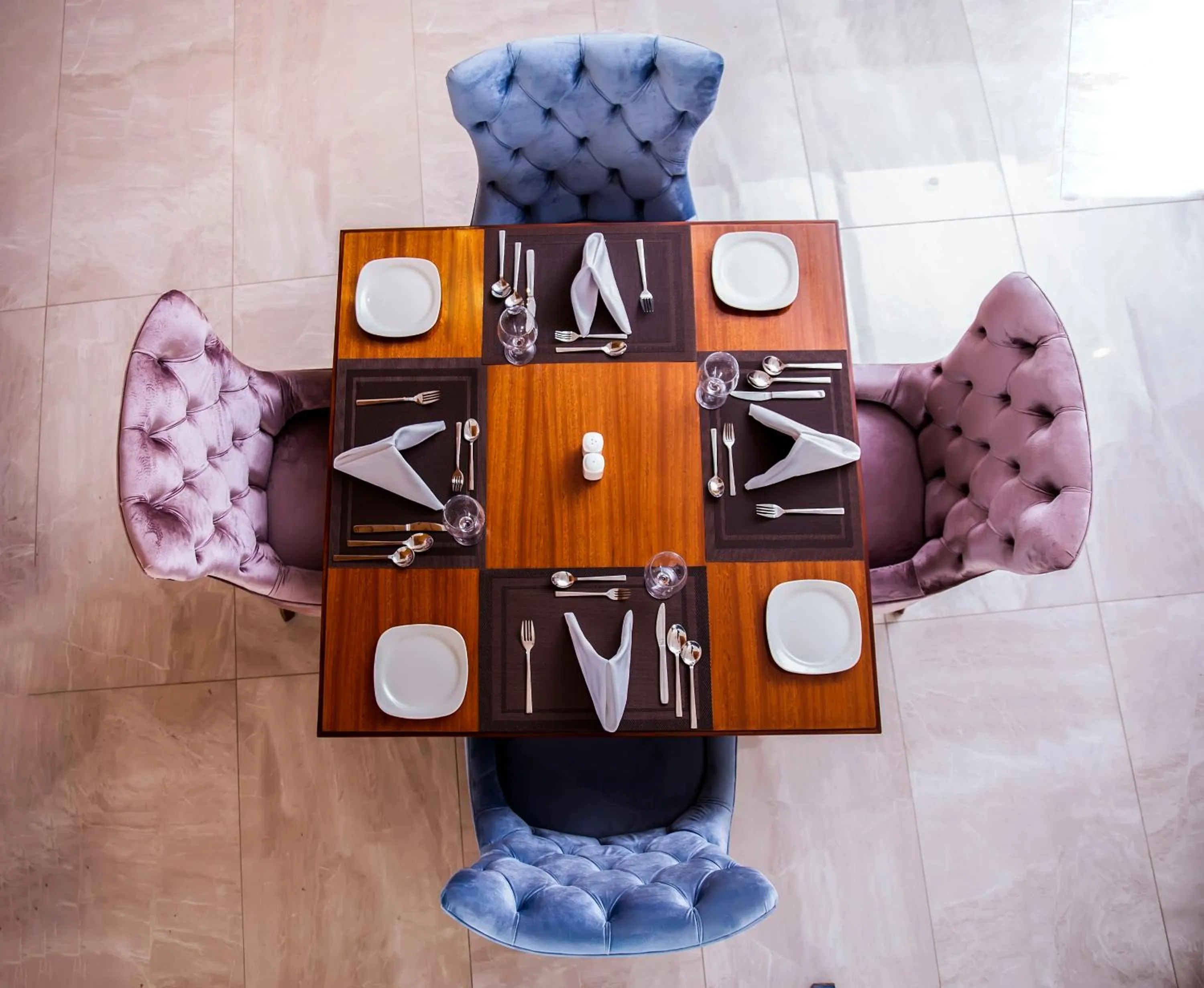 Restaurant/places to eat in Best Western Premier Hotel Gulberg Lahore