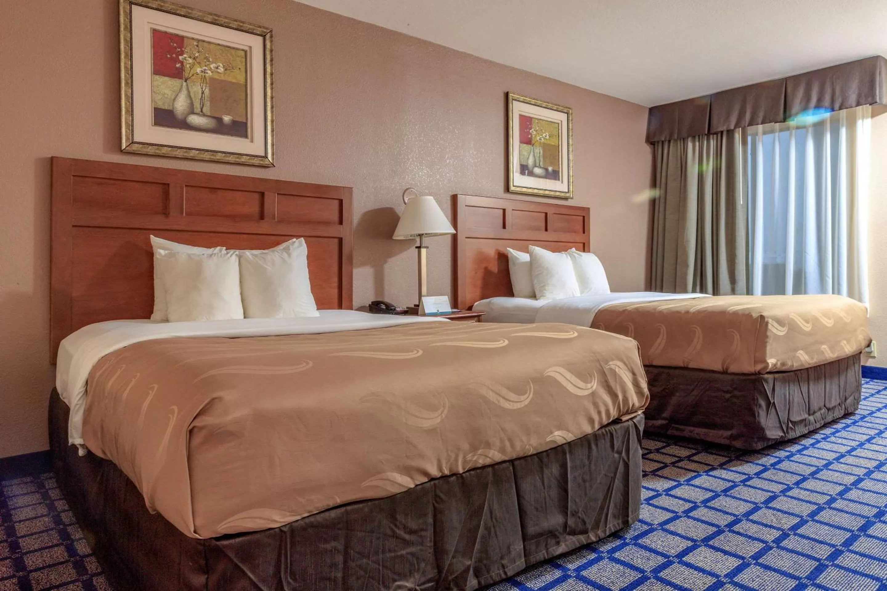 Photo of the whole room, Bed in Quality Inn Forest Hill - Fort Worth South