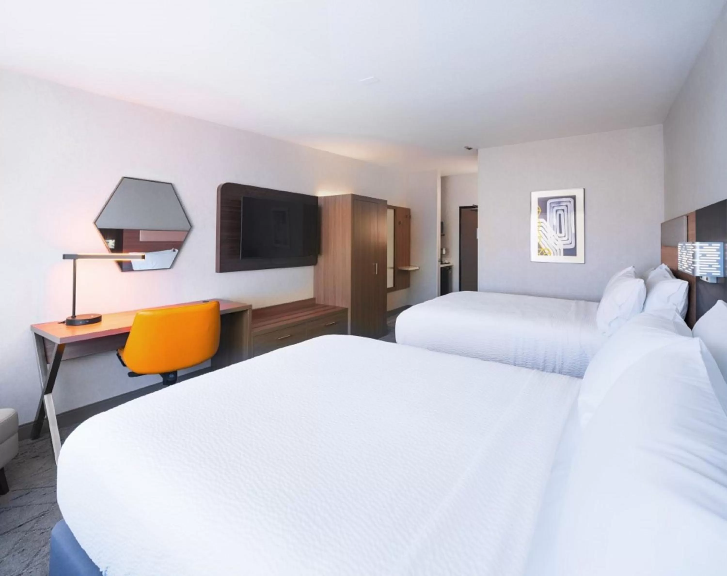 Photo of the whole room, Bed in Holiday Inn Express La Mesa Near SDSU by IHG