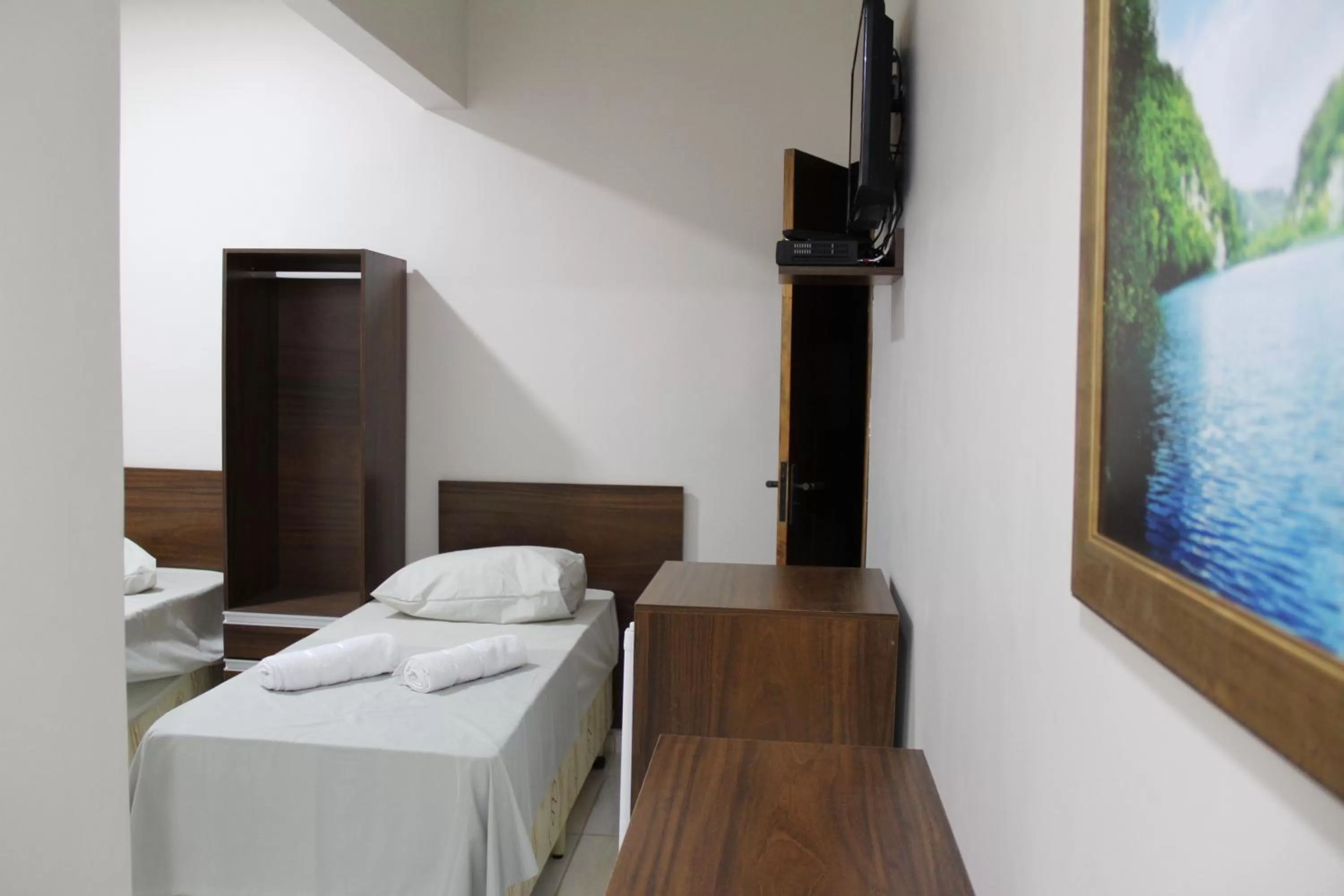 Photo of the whole room in Hotel Joia Fina