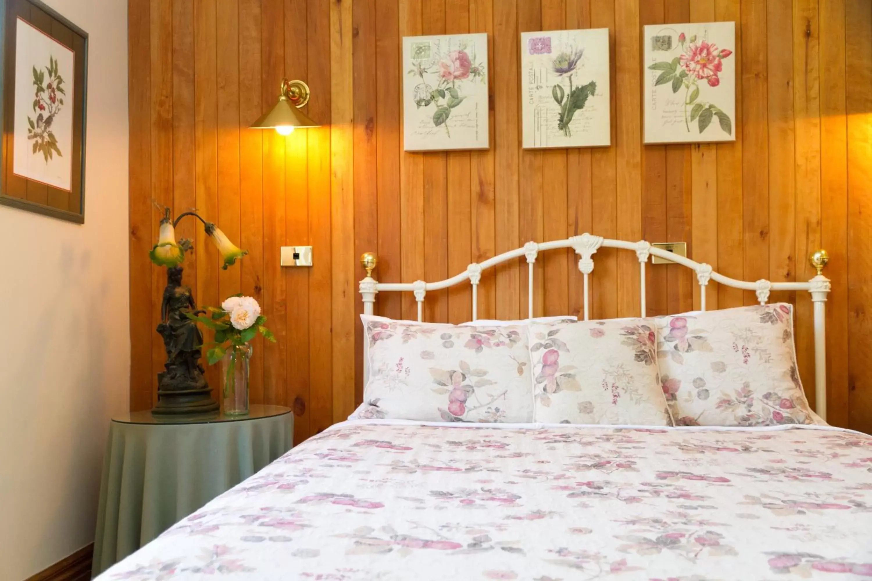 Standard Double or Twin Room in Cambria House Standard Double or Twin Room in Cambria House