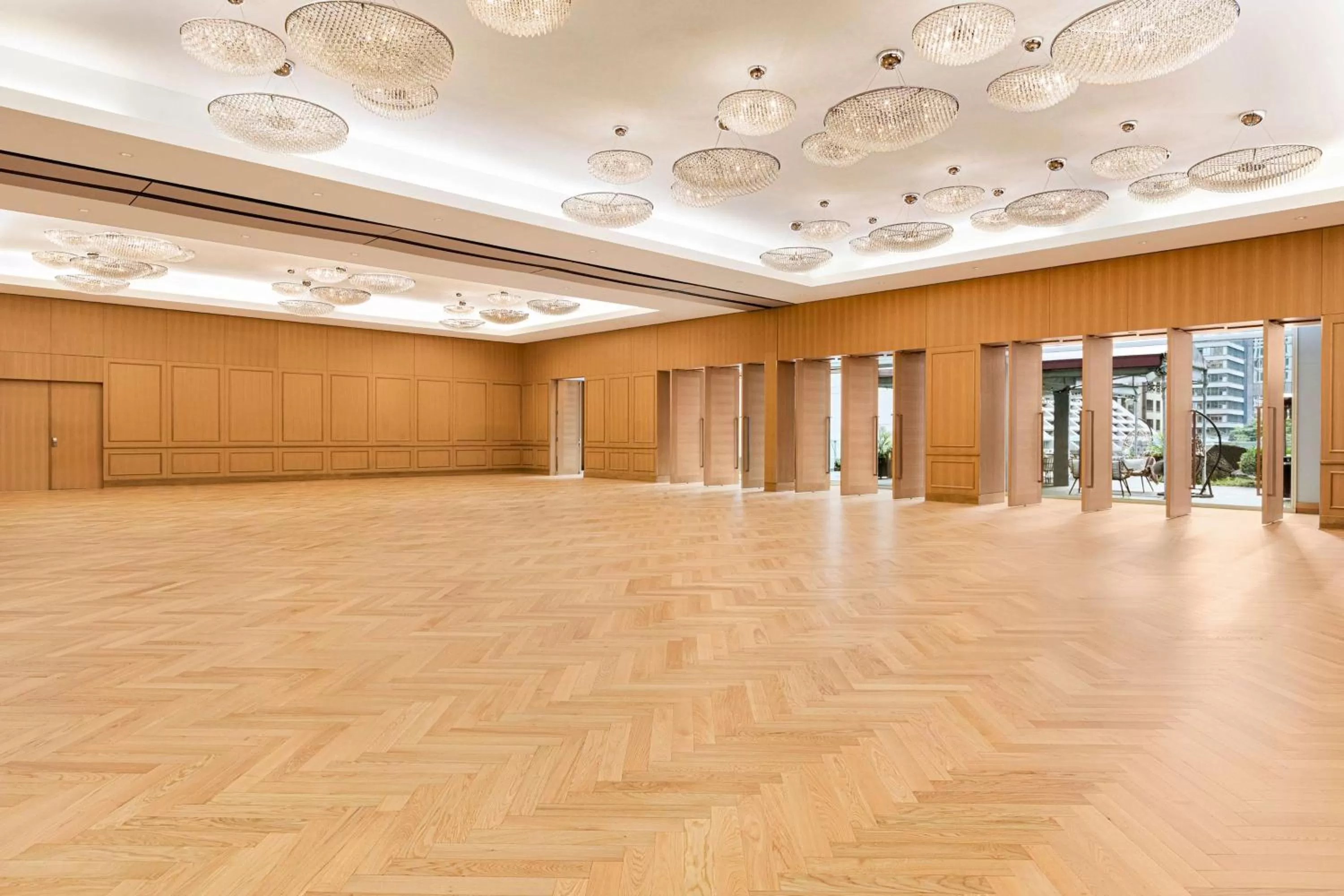 Meeting/conference room in Shangri-La Toronto