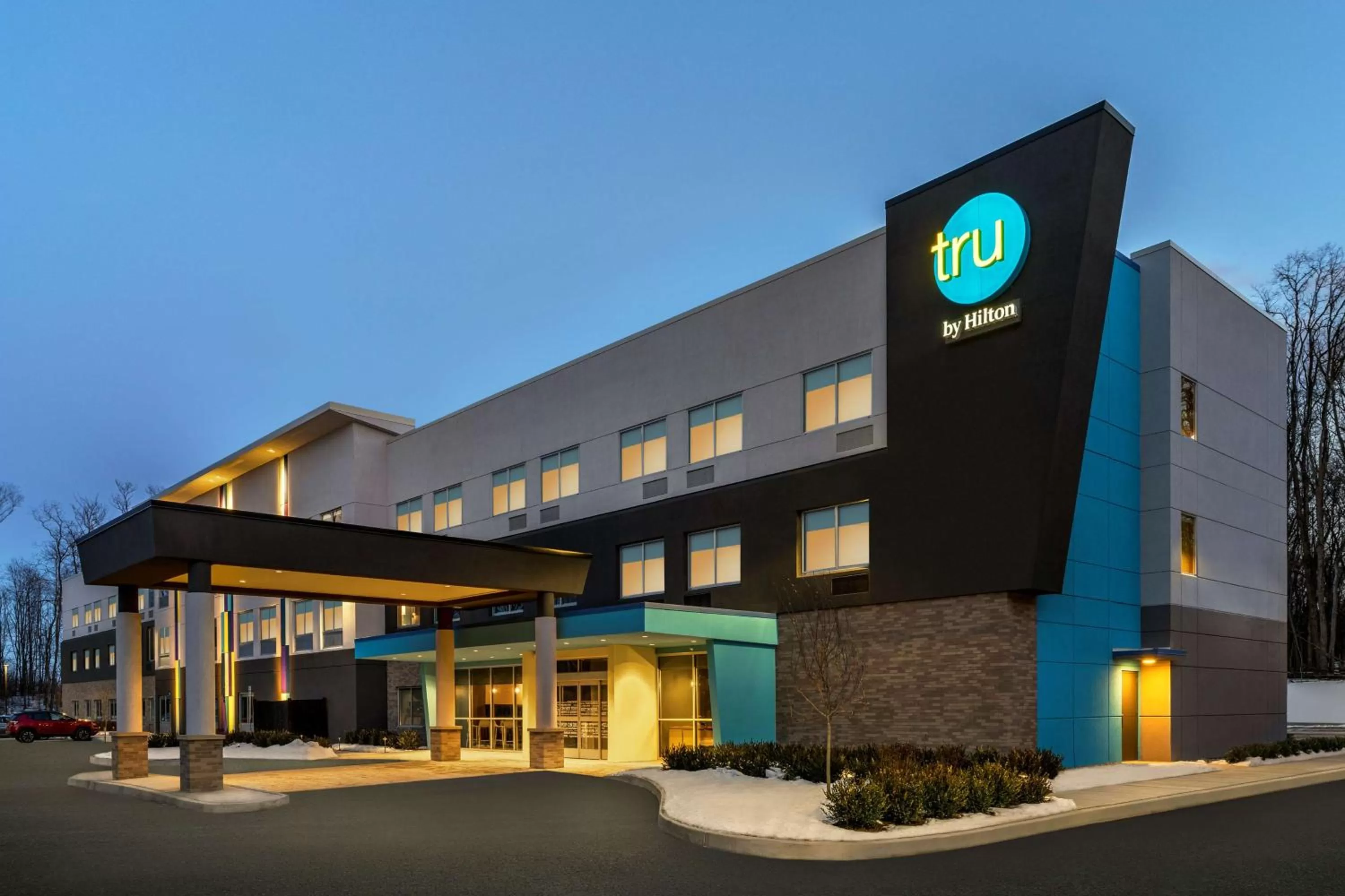 Property building in Tru By Hilton Albany Airport, Ny