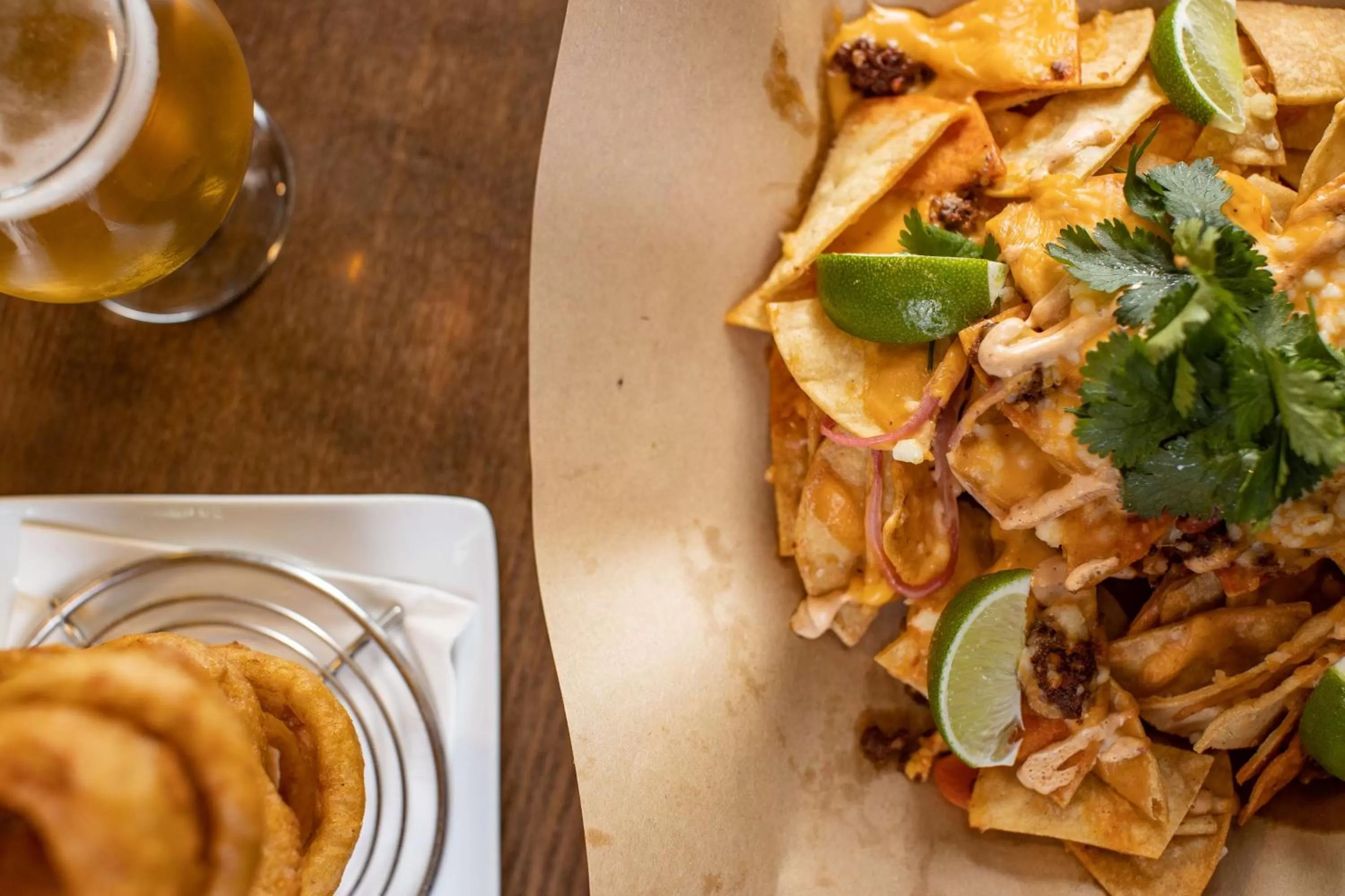 Restaurant/places to eat in Hilton Suites Brentwood