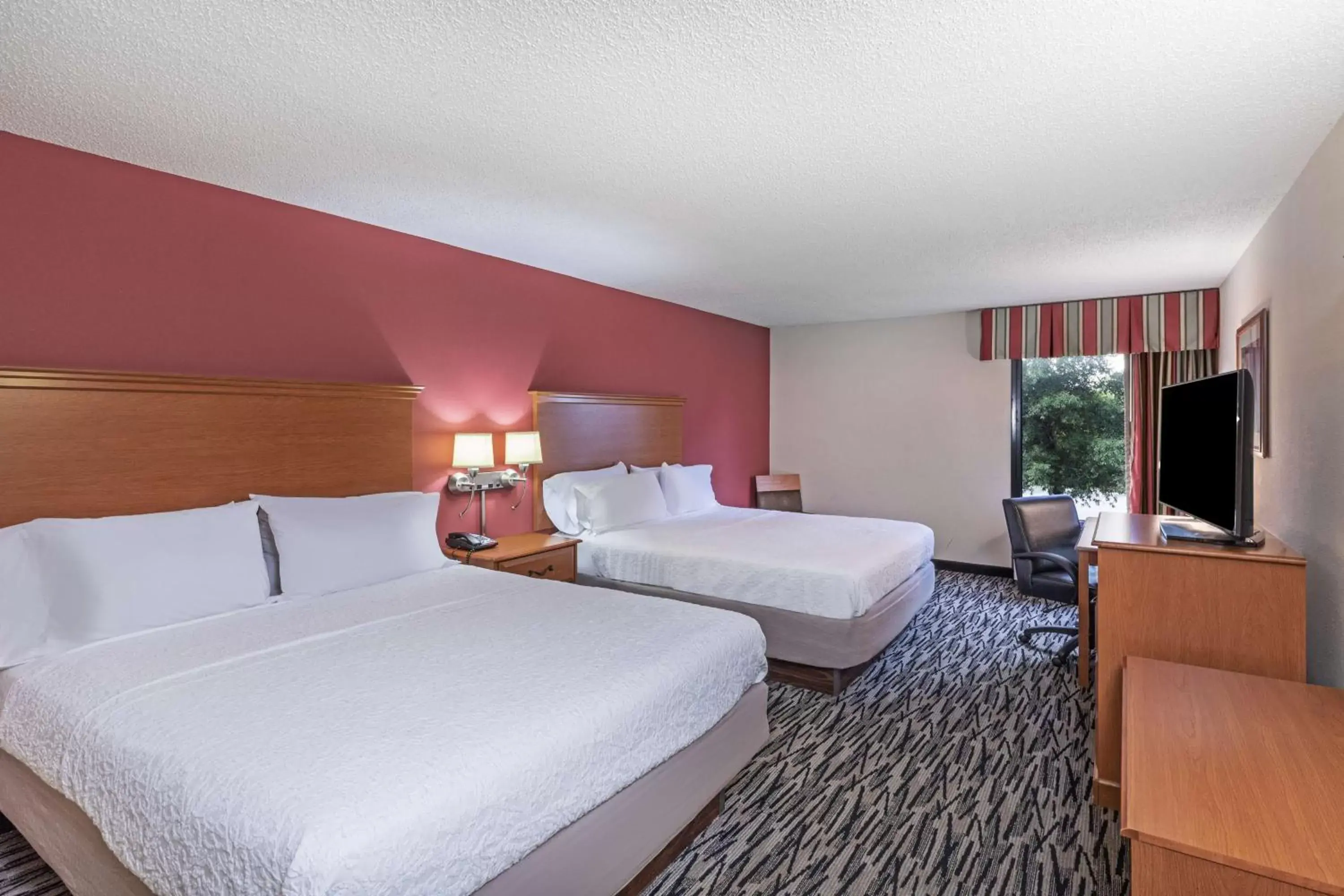 Room with Two Queen Beds - Non-Smoking in Hampton Inn Aiken Room with Two Queen Beds - Non-Smoking in Hampton Inn Aiken