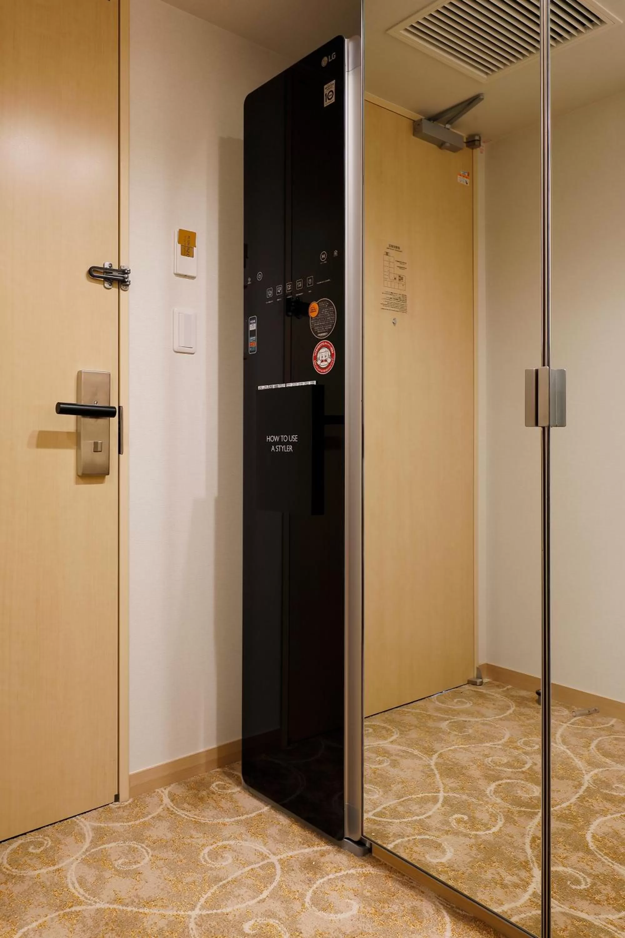 Photo of the whole room in Daiwa Roynet Hotel KANAZAWA-MIYABI