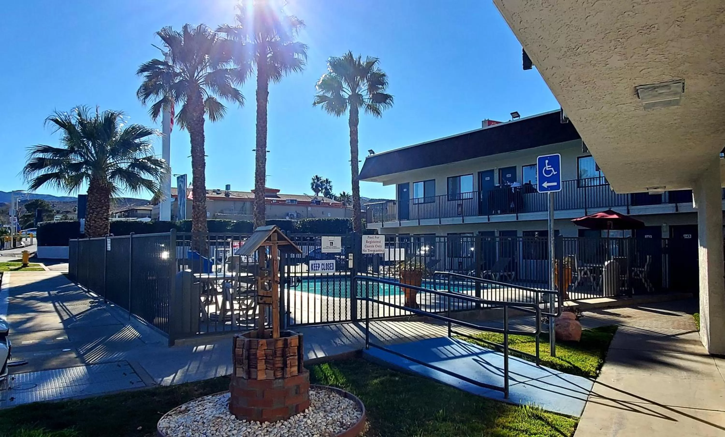 Property building in Motel 6-Palmdale, CA
