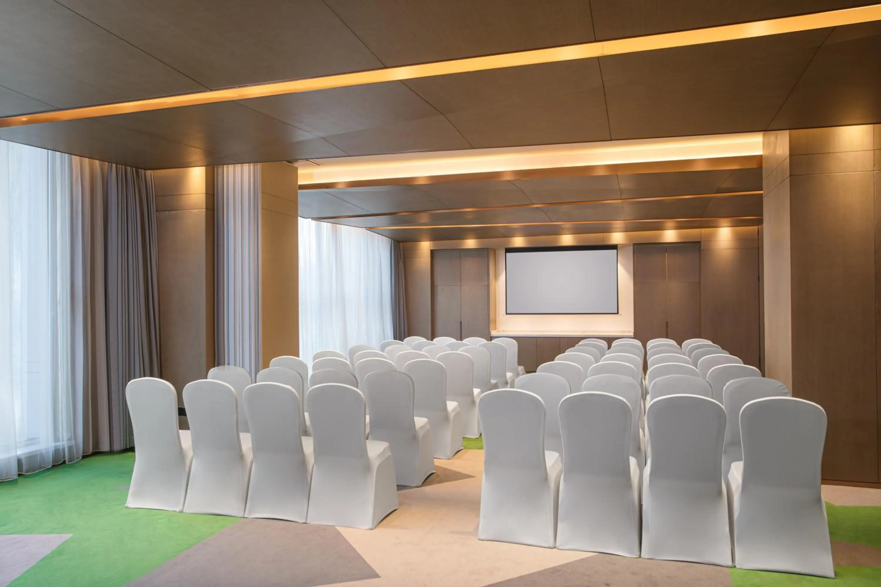 Meeting/conference room in Holiday Inn Express Langfang New Chaoyang by IHG