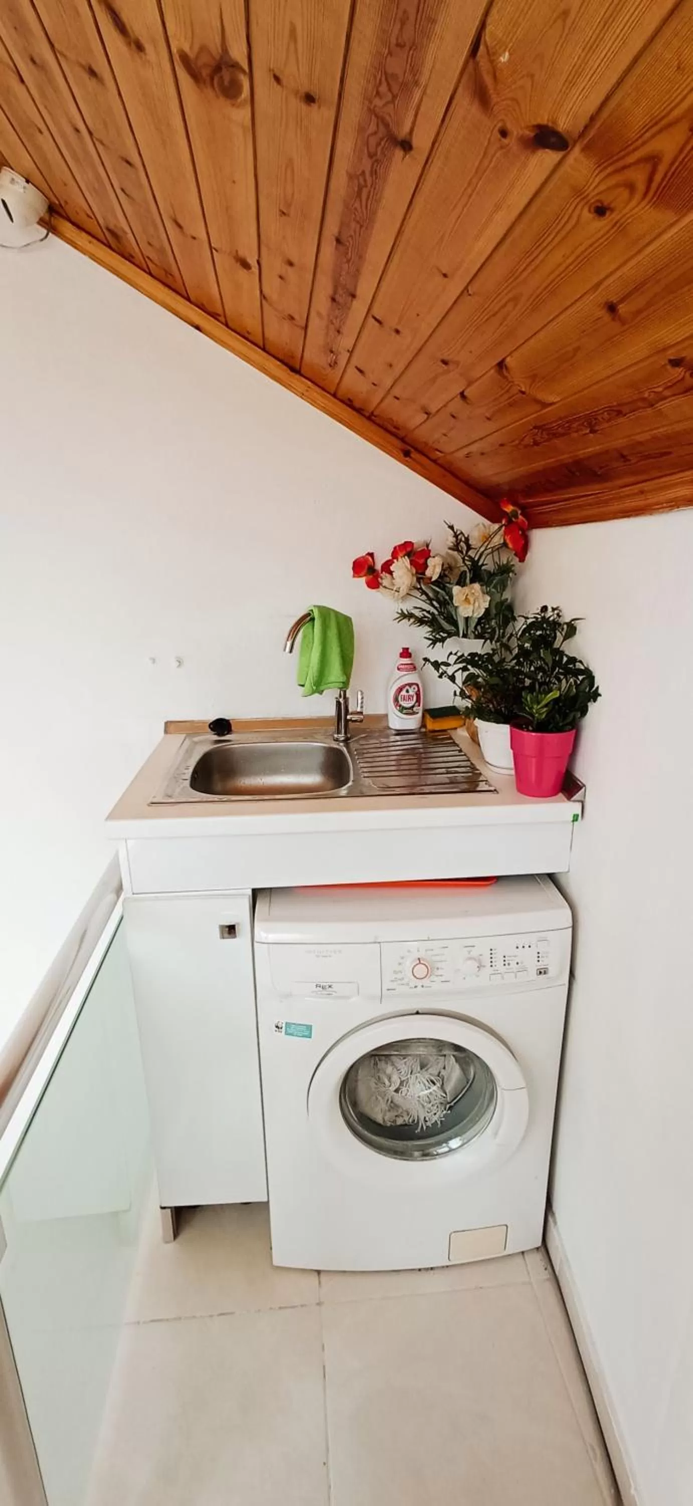 washing machine, Kitchen/Kitchenette in Tirana Central GuestHouse