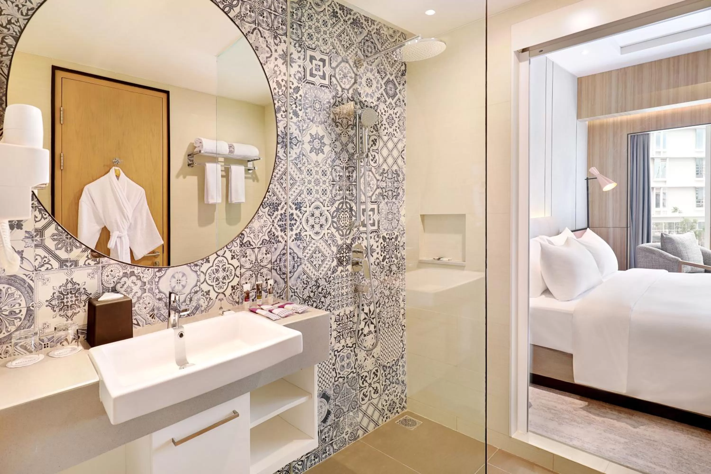 Bathroom, Bed in Mercure Samarinda