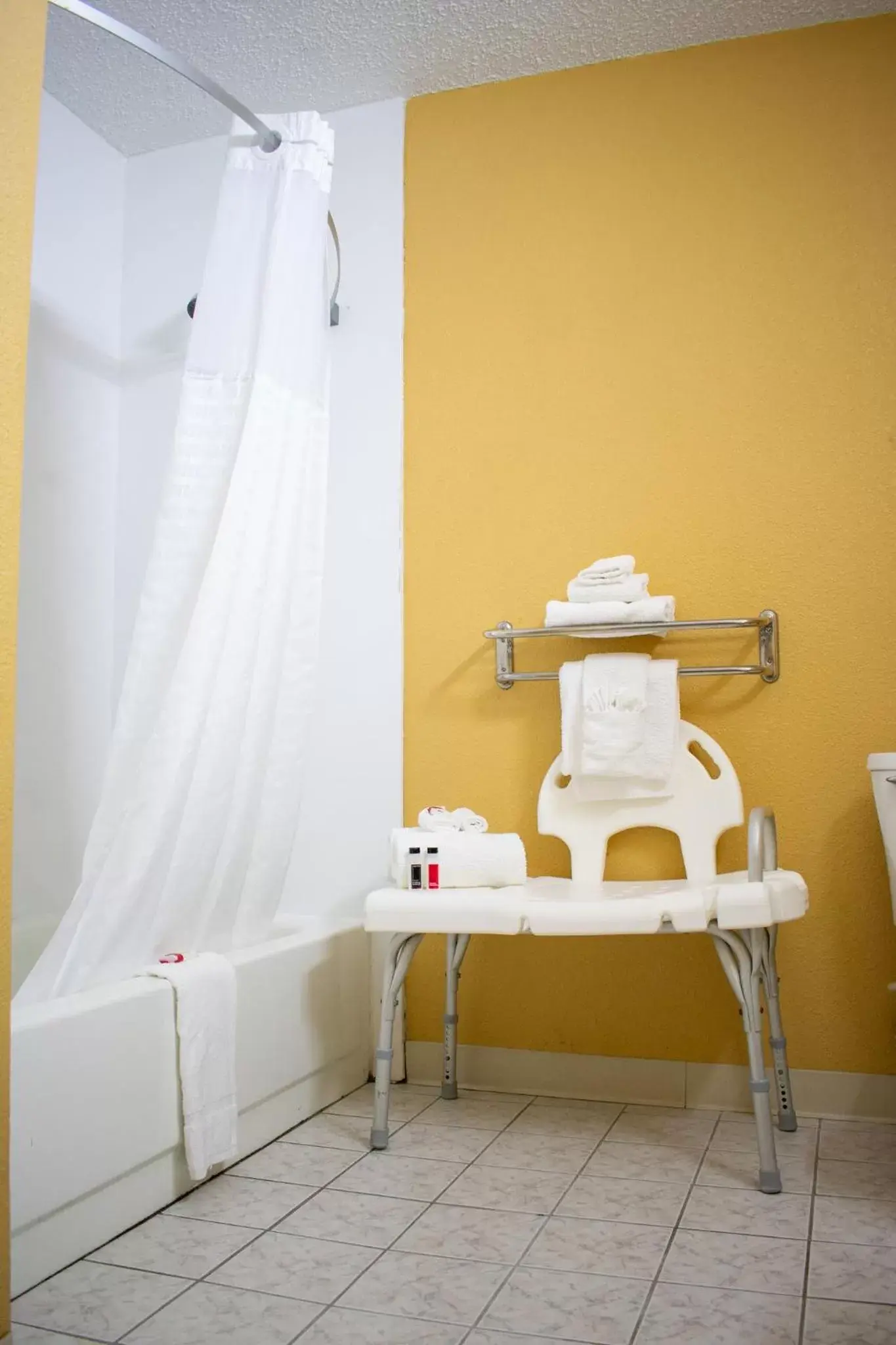 King Room - Disability Access/Non-Smoking in Days Inn by Wyndham Hillsboro TX King Room - Disability Access/Non-Smoking in Days Inn by Wyndham Hillsboro TX