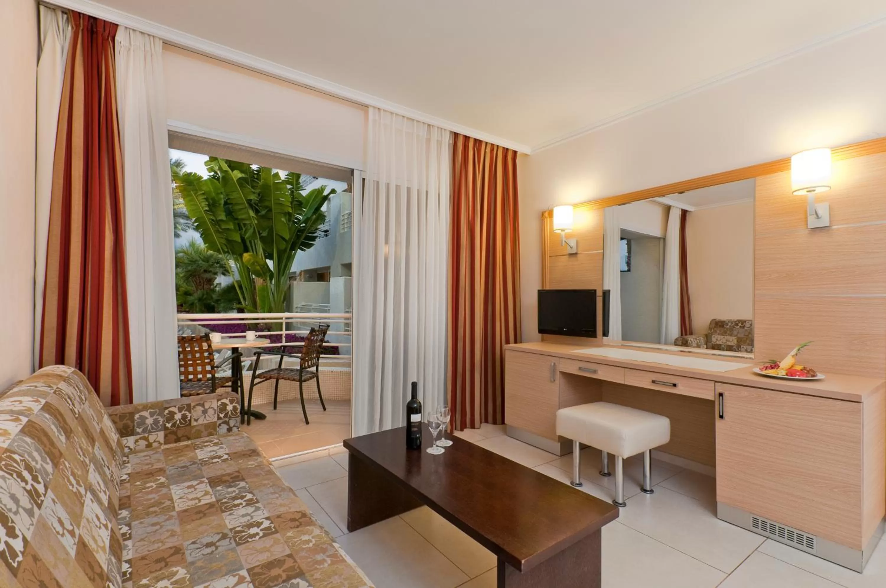 Living room in Leonardo Royal Resort Eilat