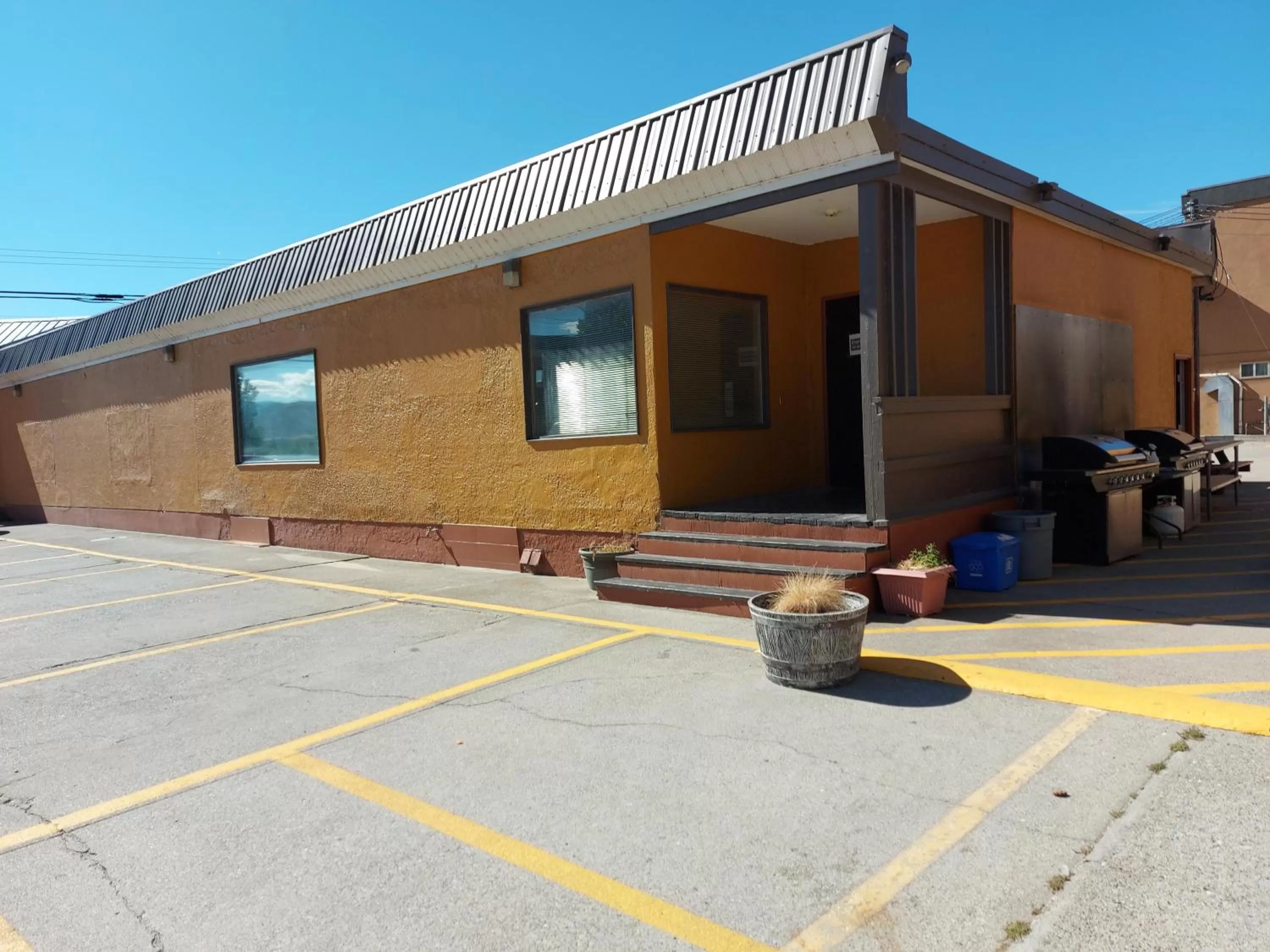 Property building in Richter Pass Beach Resort