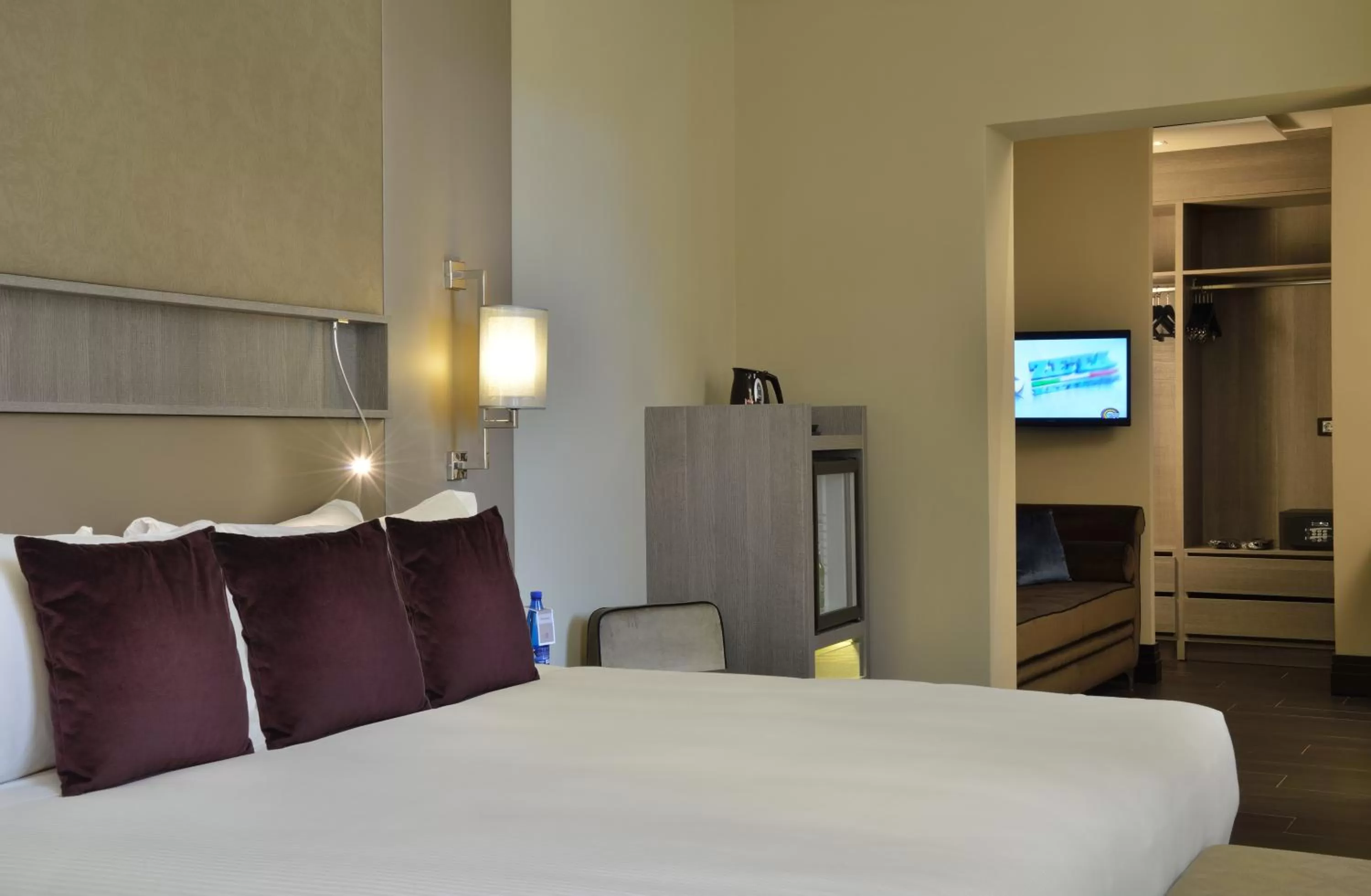 Bed in Rome Life Hotel