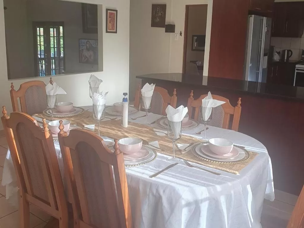 Restaurant/Places to Eat in Mzingeli Guesthouse