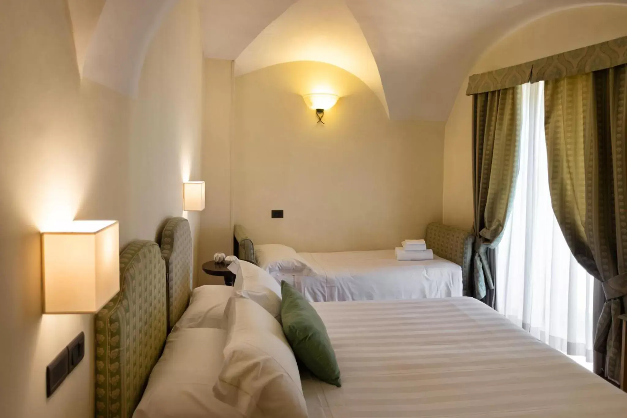 Classic Triple Room with Valley View - single occupancy in Hotel Fontebella Classic Triple Room with Valley View - single occupancy in Hotel Fontebella