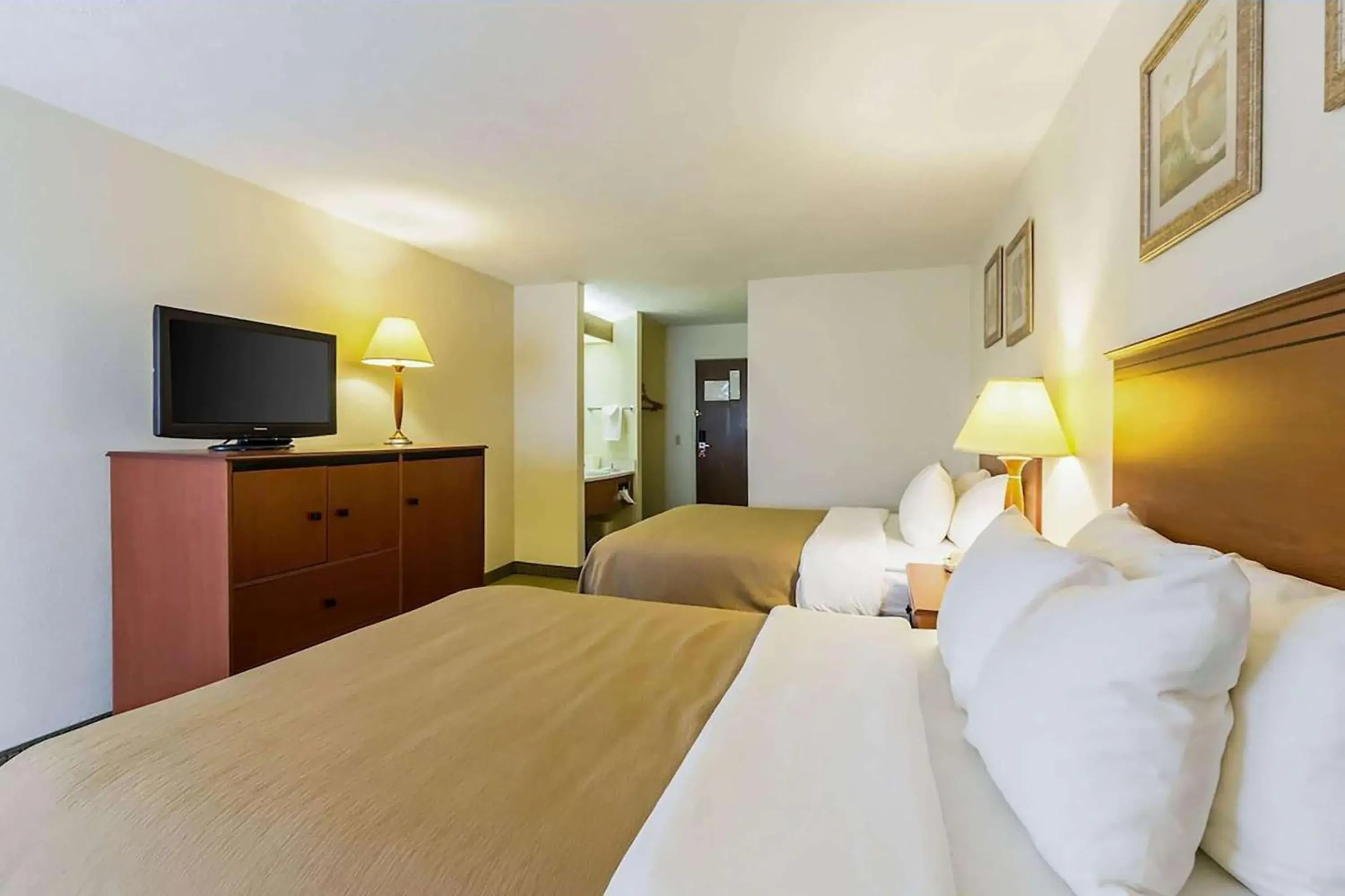 Queen Room with Three Queen Beds - Non-Smoking in Baymont by Wyndham Omaha SW Queen Room with Three Queen Beds - Non-Smoking in Baymont by Wyndham Omaha SW