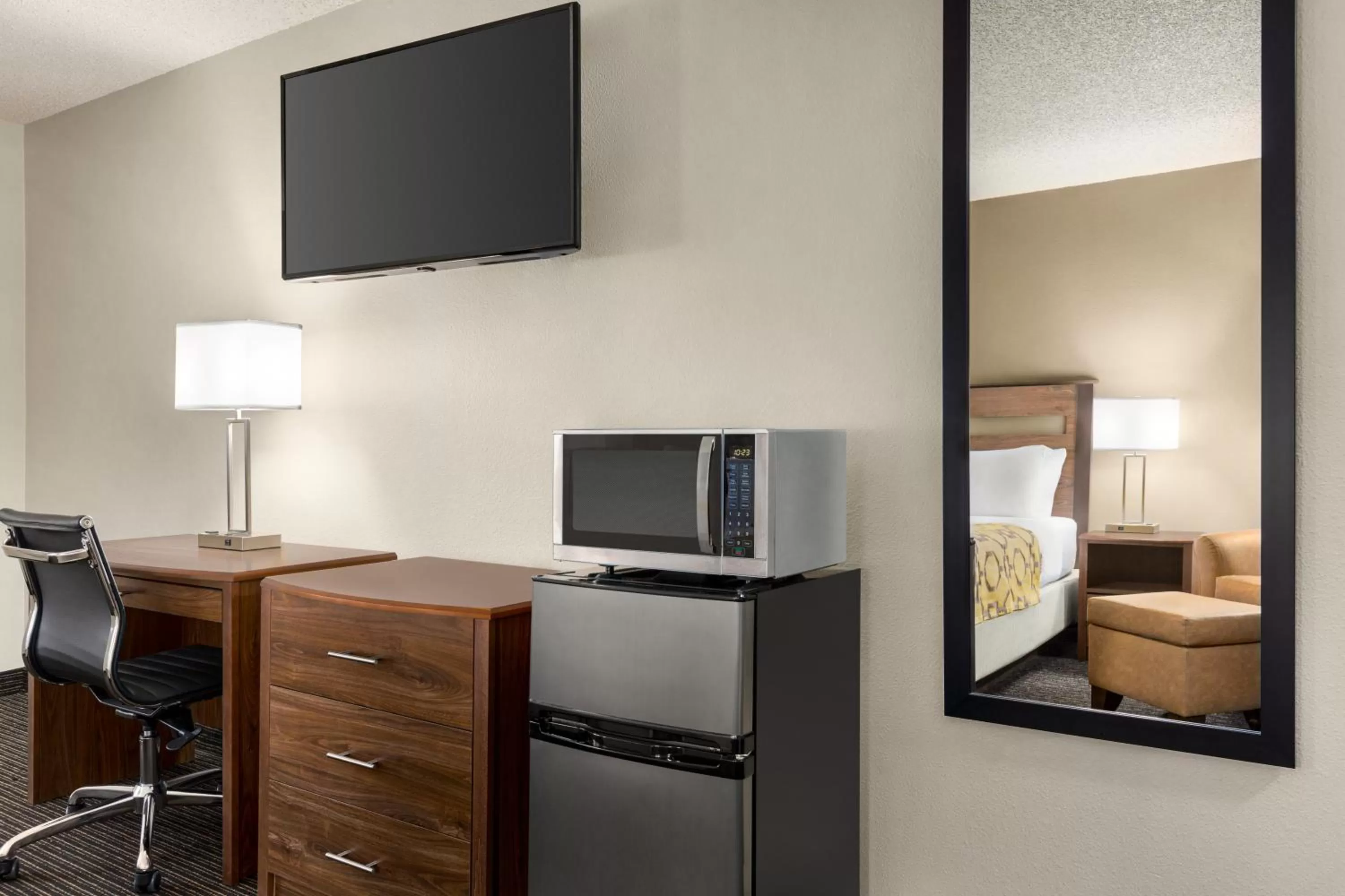 Bedroom, Bed in Baymont by Wyndham Whitefish