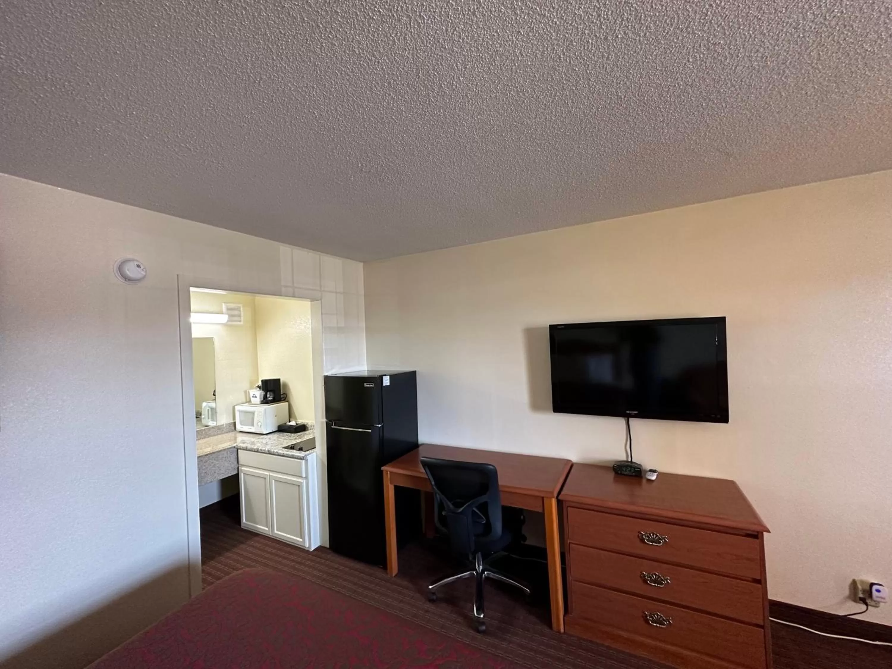 Kitchen or kitchenette in Sunrise Extended Stay