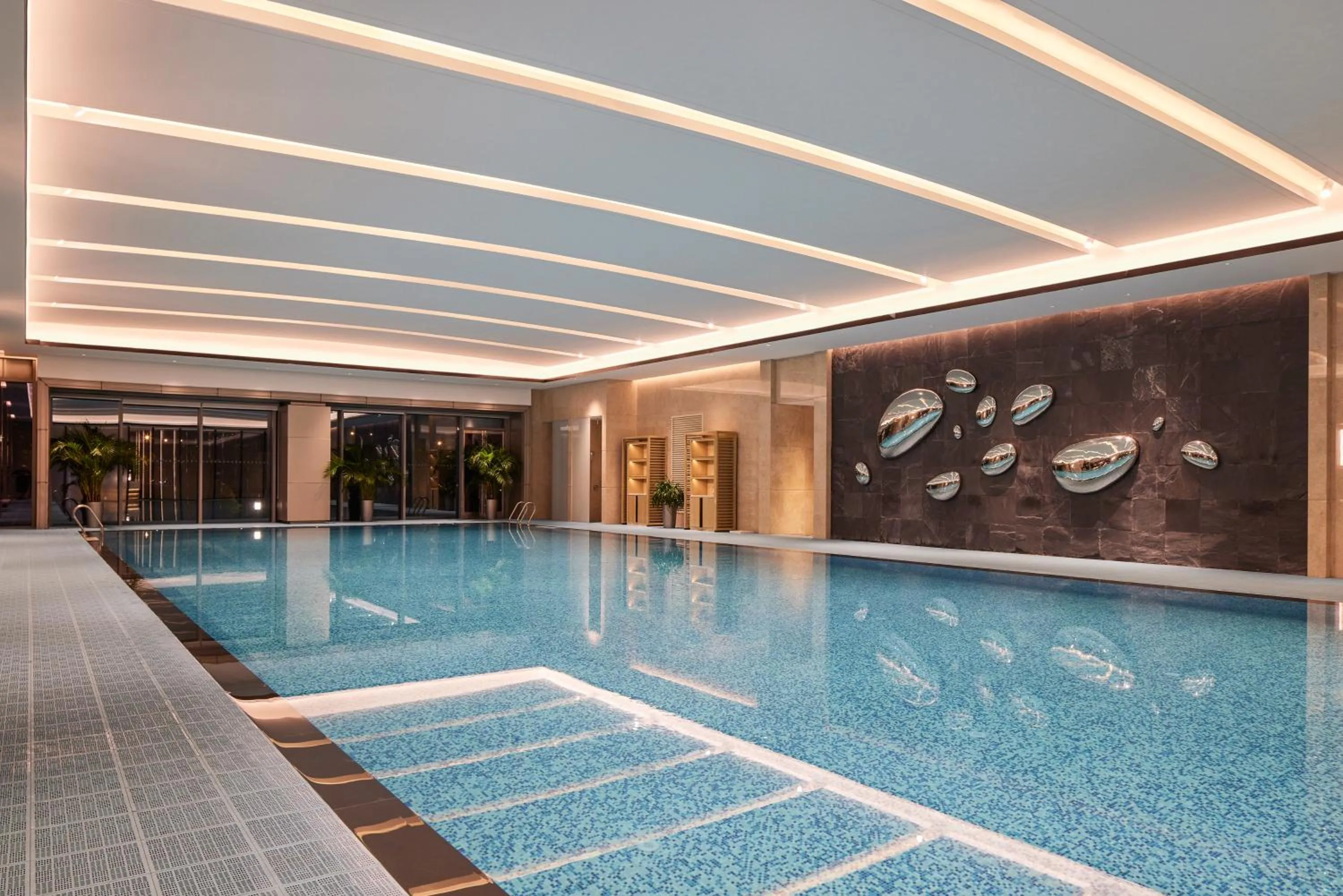 Swimming pool in Pullman Suzhou Taicang