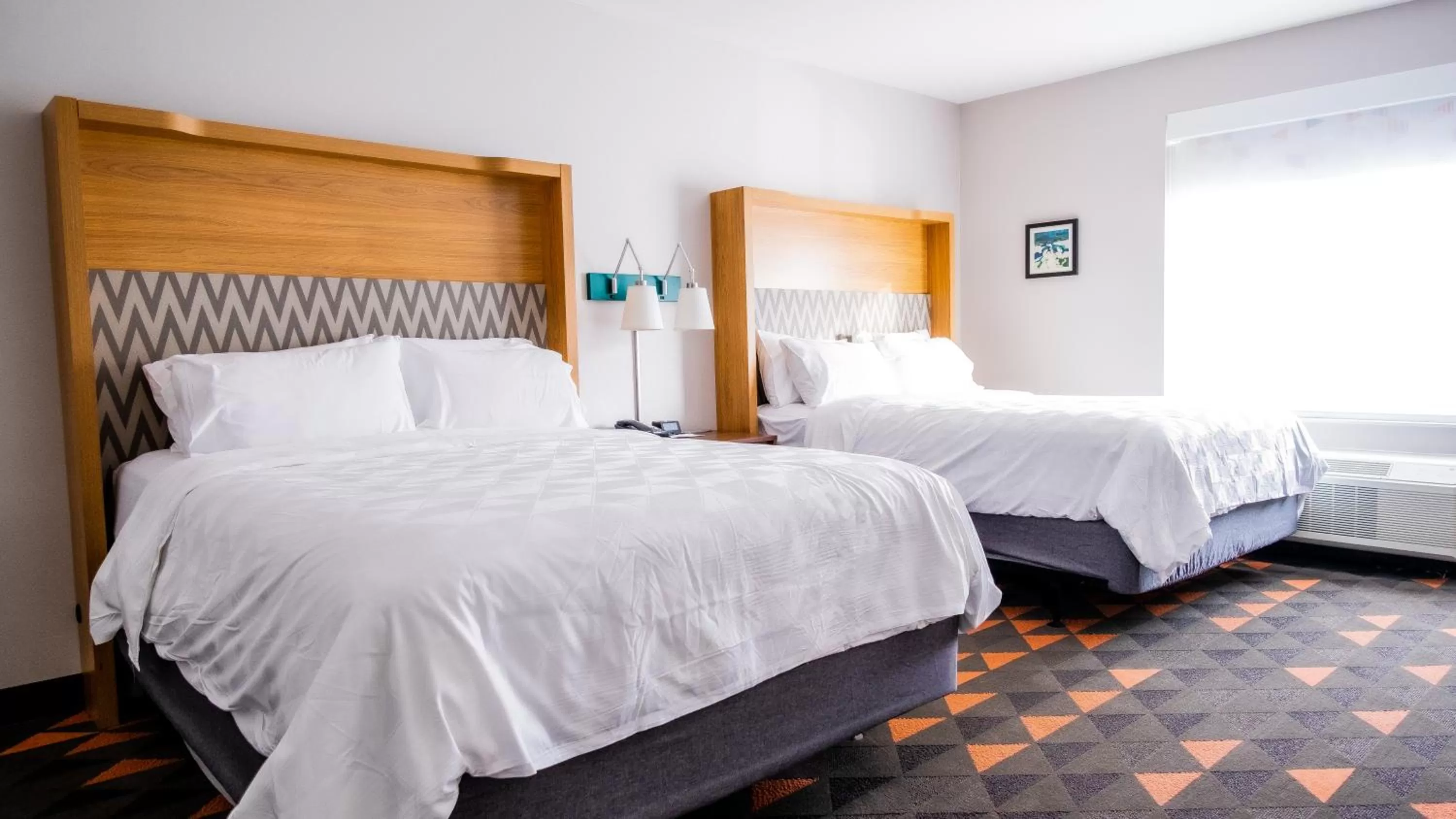 Bed in Holiday Inn & Suites Philadelphia W - Drexel Hill by IHG