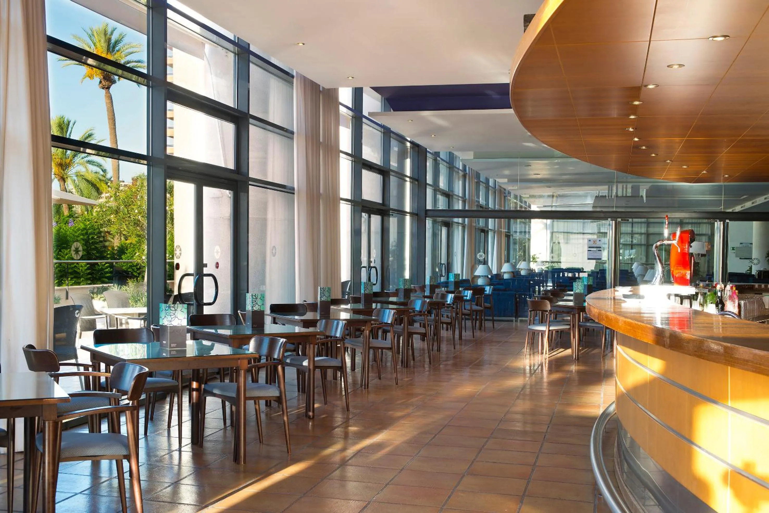 Lounge or bar in Melia Benidorm