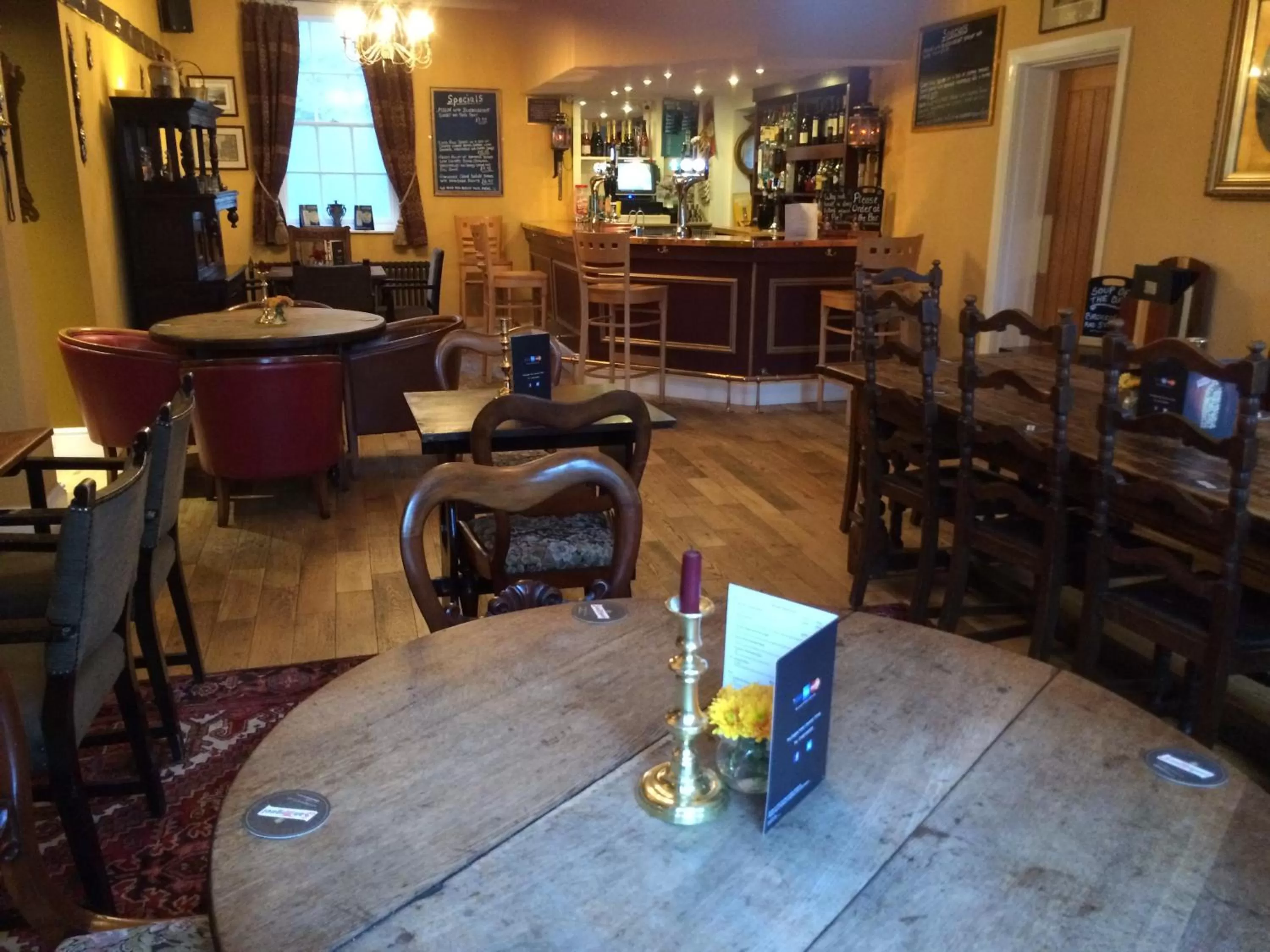 Restaurant/places to eat in The Eagles Hotel