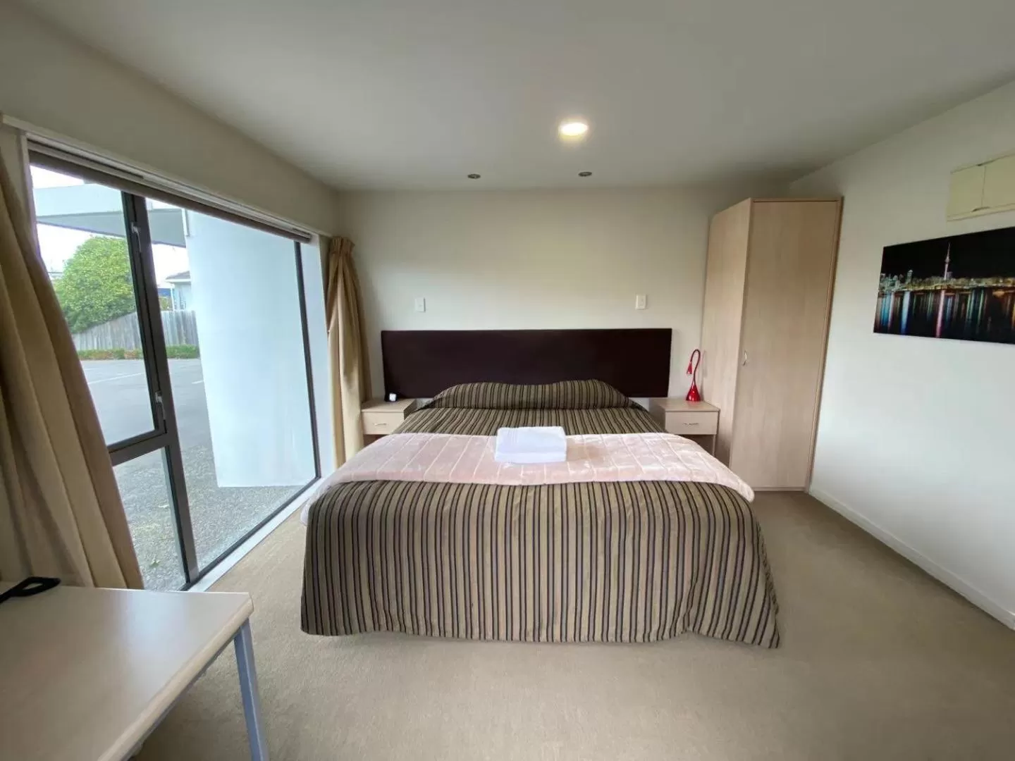 Bed in Alpha Motel with Spa-Bath