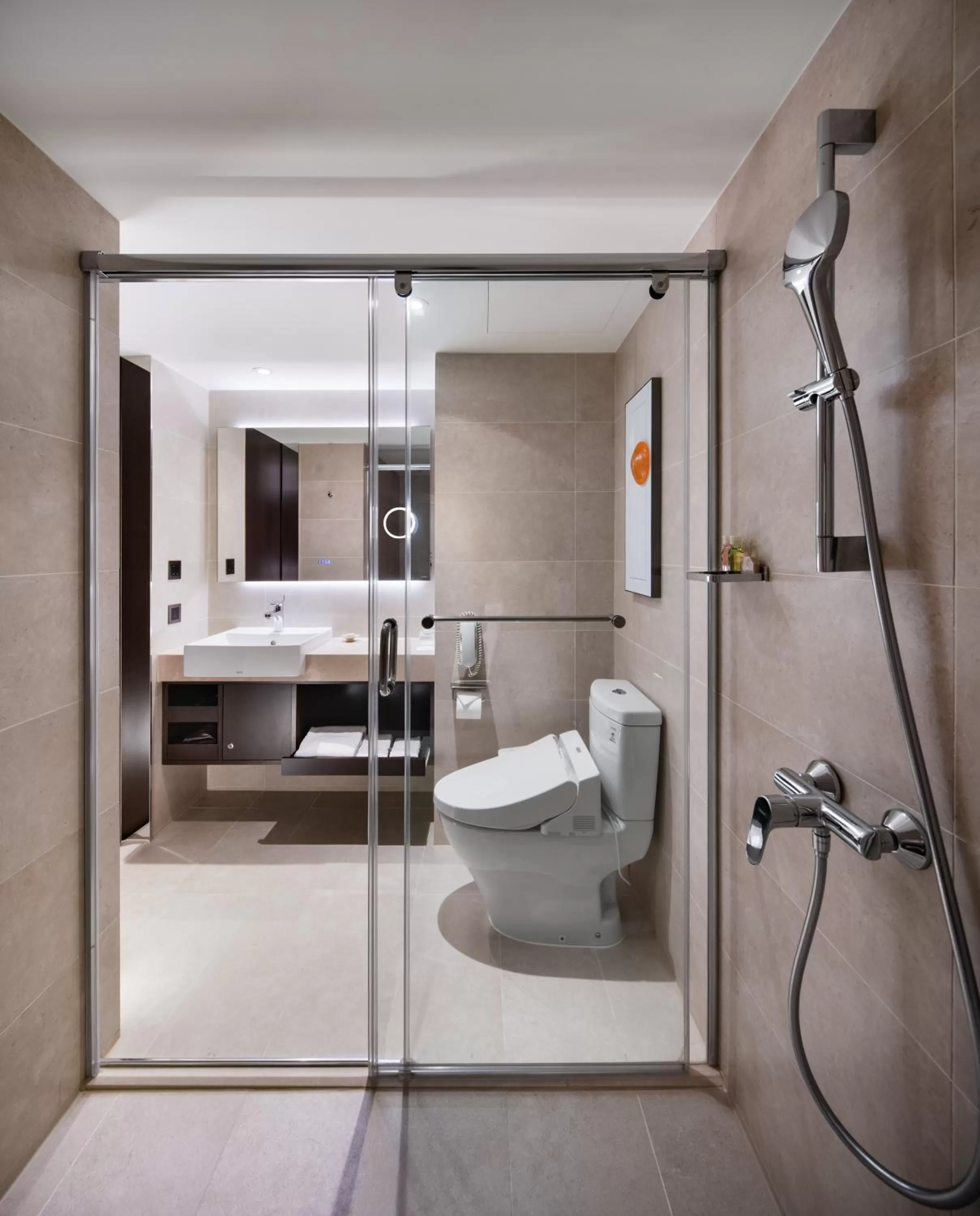 Shower in K Hotel Taipei Chang-An