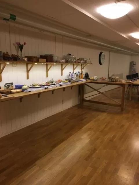 Buffet breakfast in Hotell Hässlö