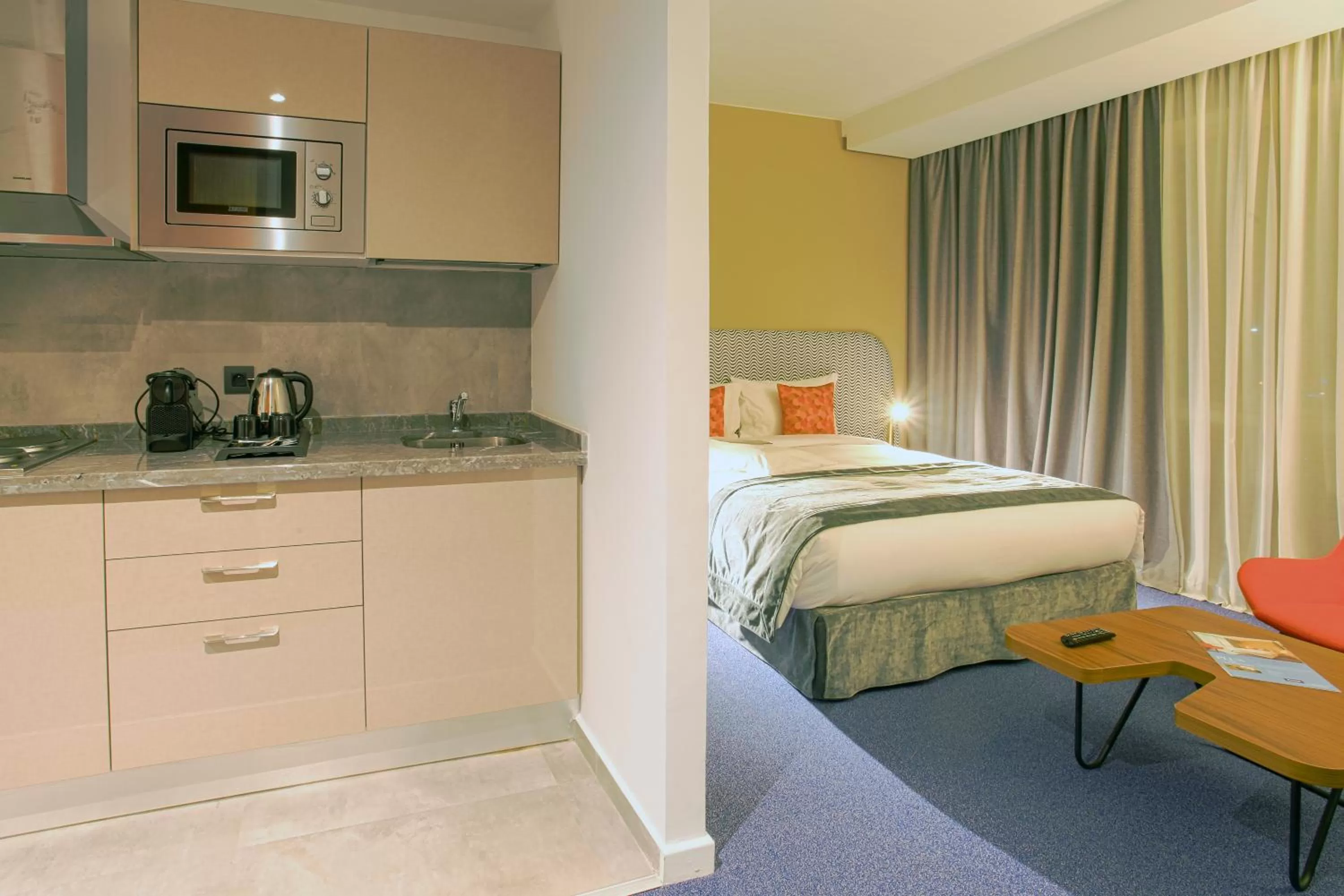 Kitchen or kitchenette, Bed in Campanile Casablanca Centre Ville