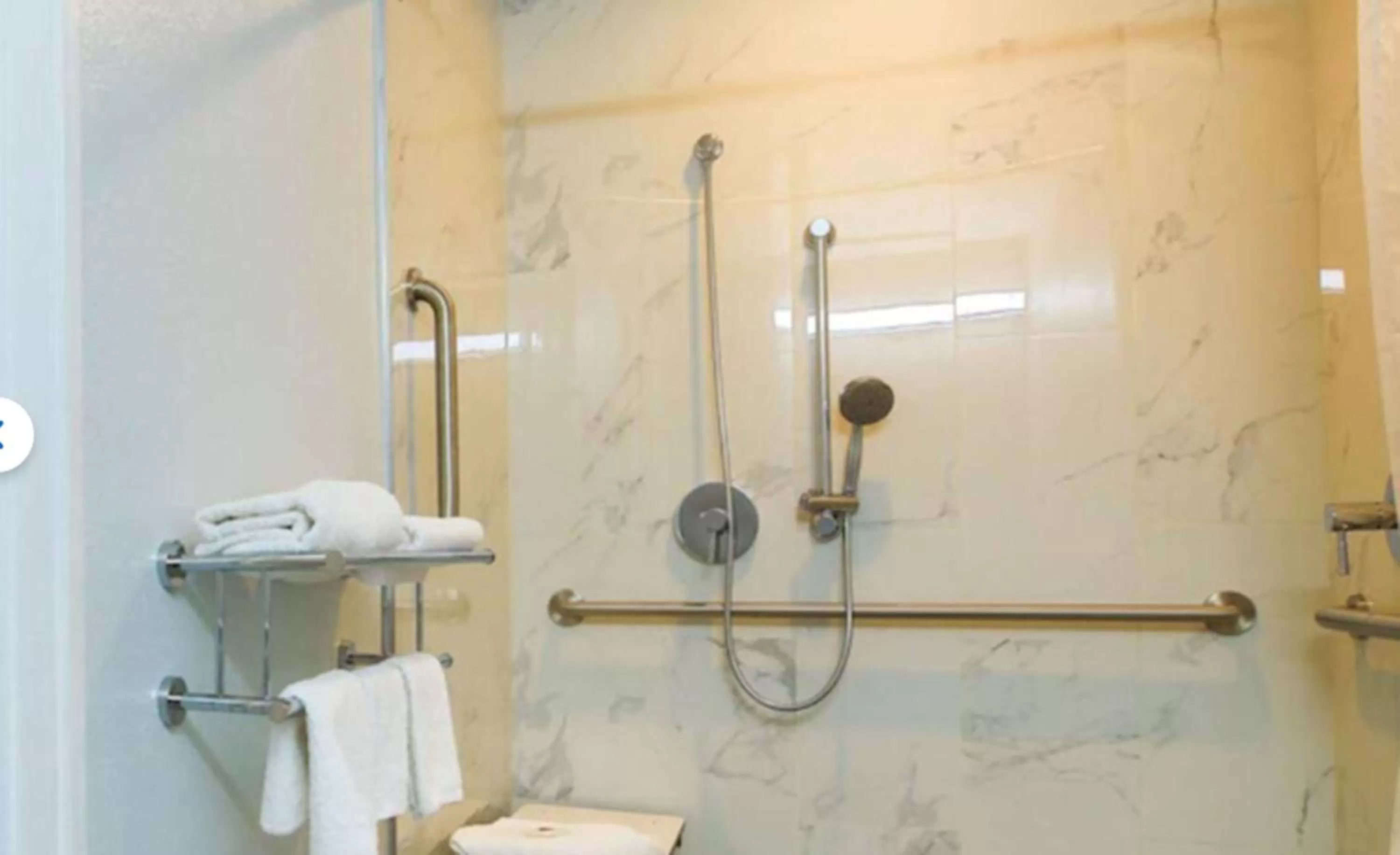 Bathroom in Motel 6-Sacramento, CA - Central