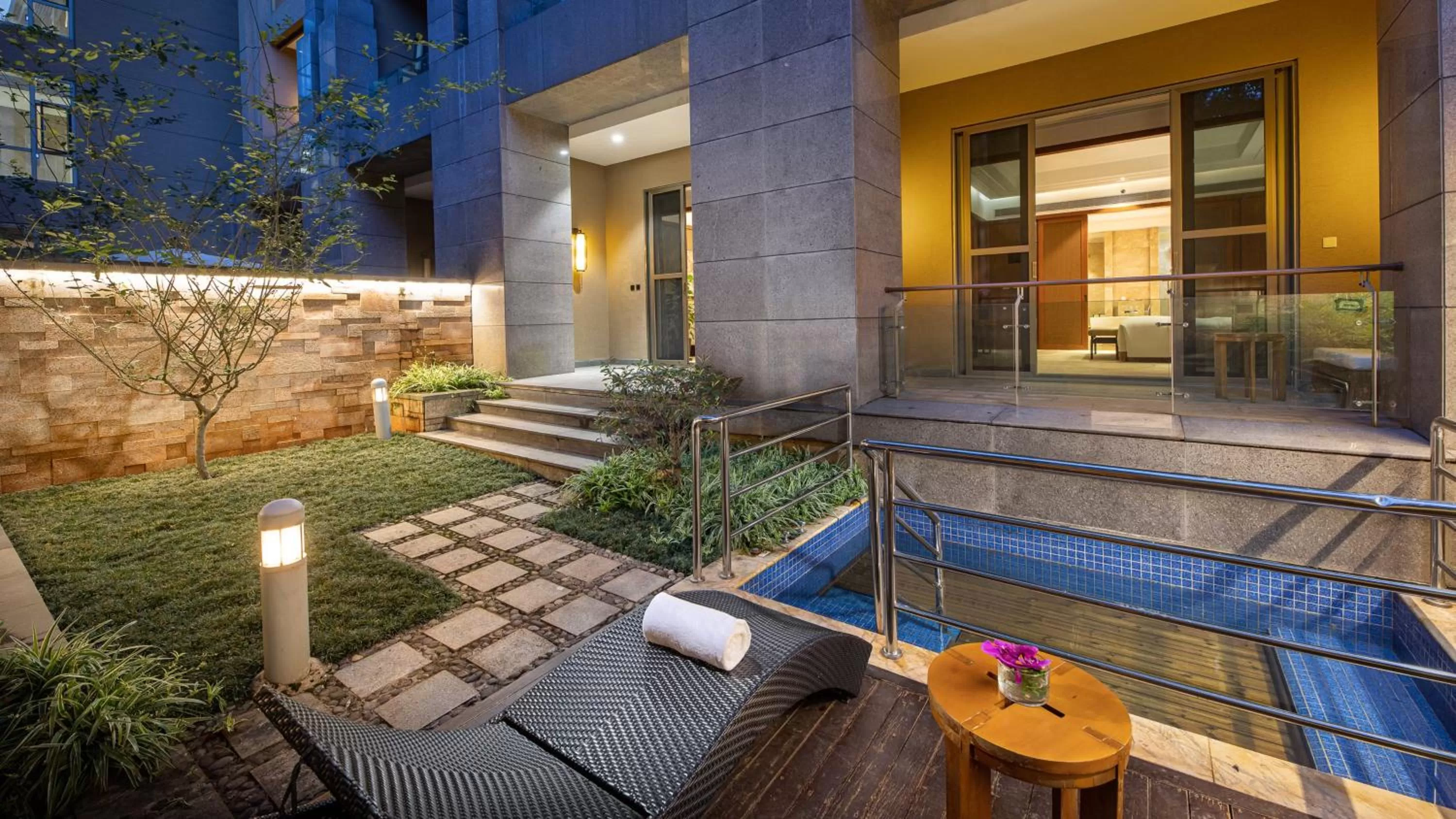 Photo of the whole room in InterContinental Kunming by IHG