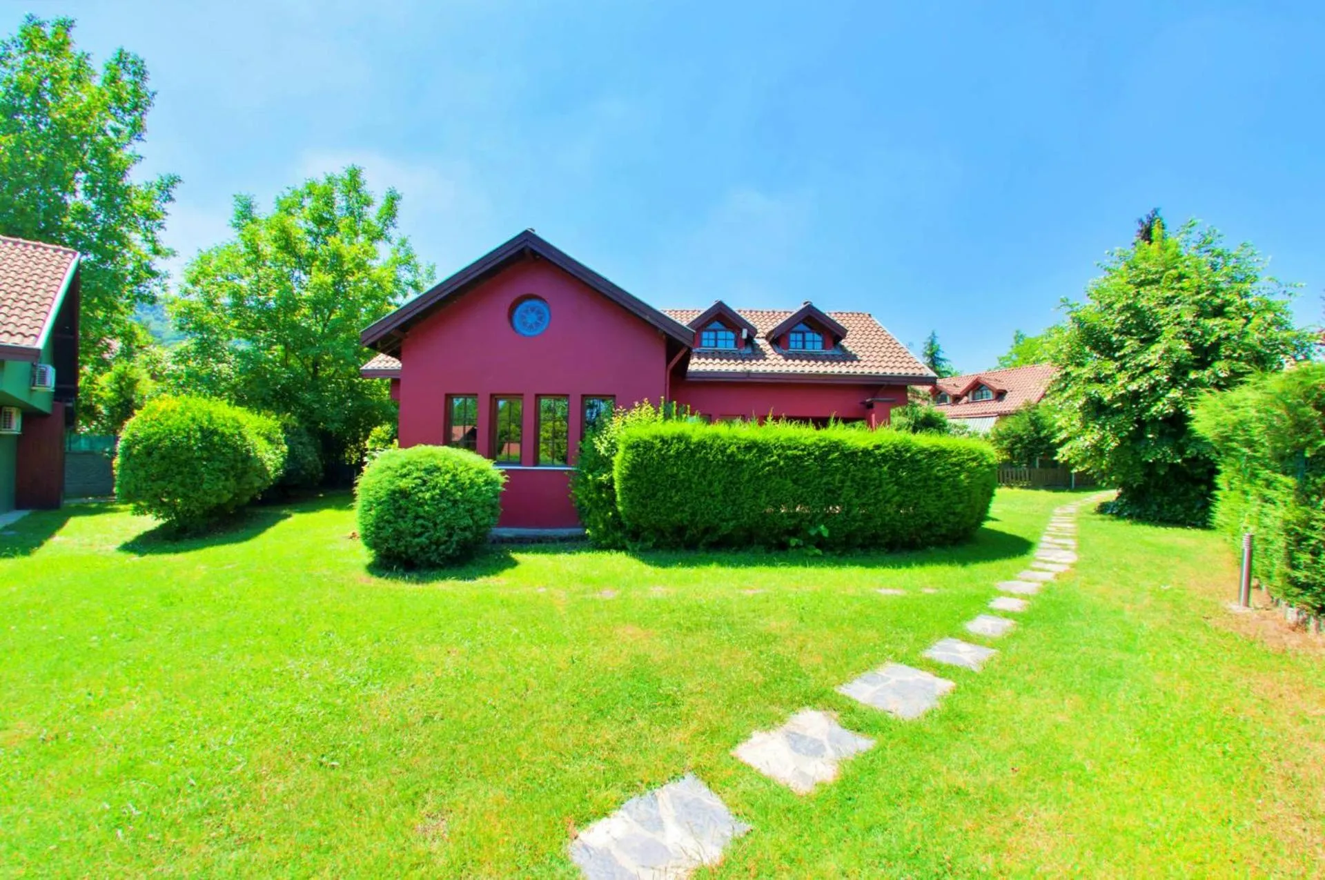 Property building in Villa Kirkpinar Sapanca