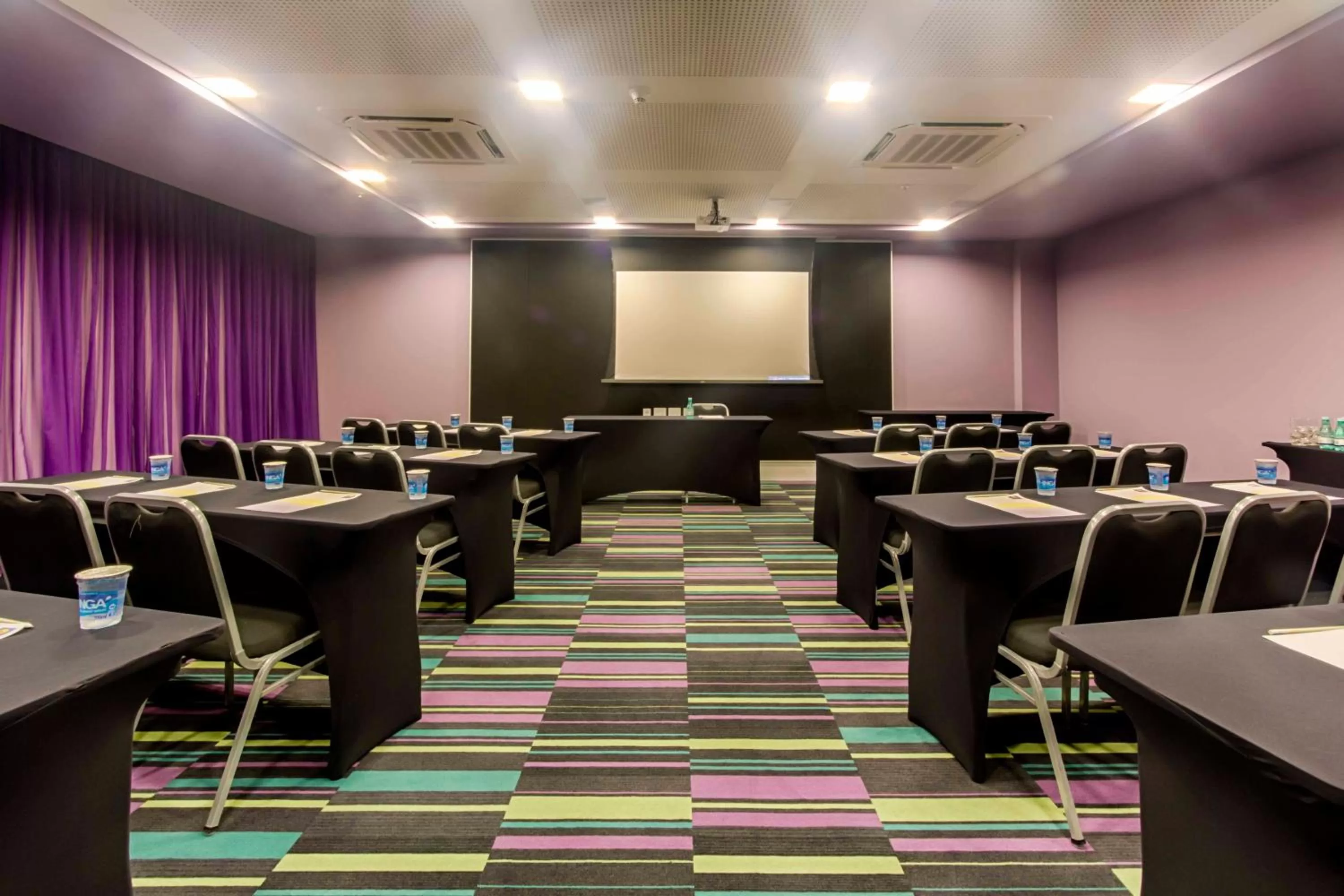 Business facilities in ibis Styles Confins Aeroporto