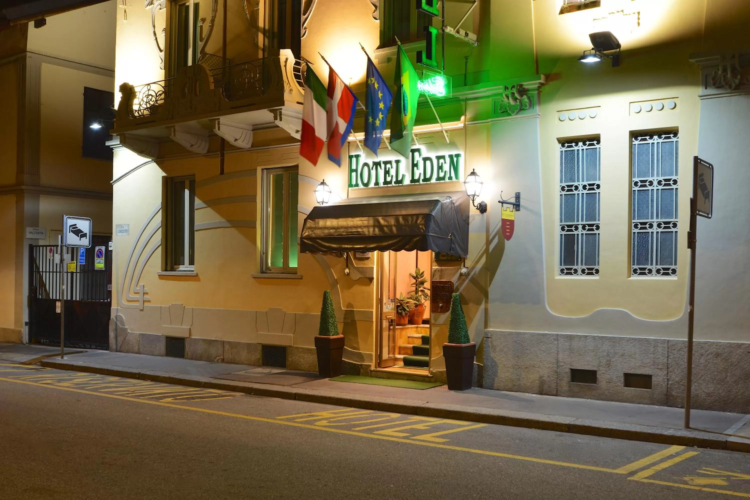 Facade/entrance in Hotel Eden