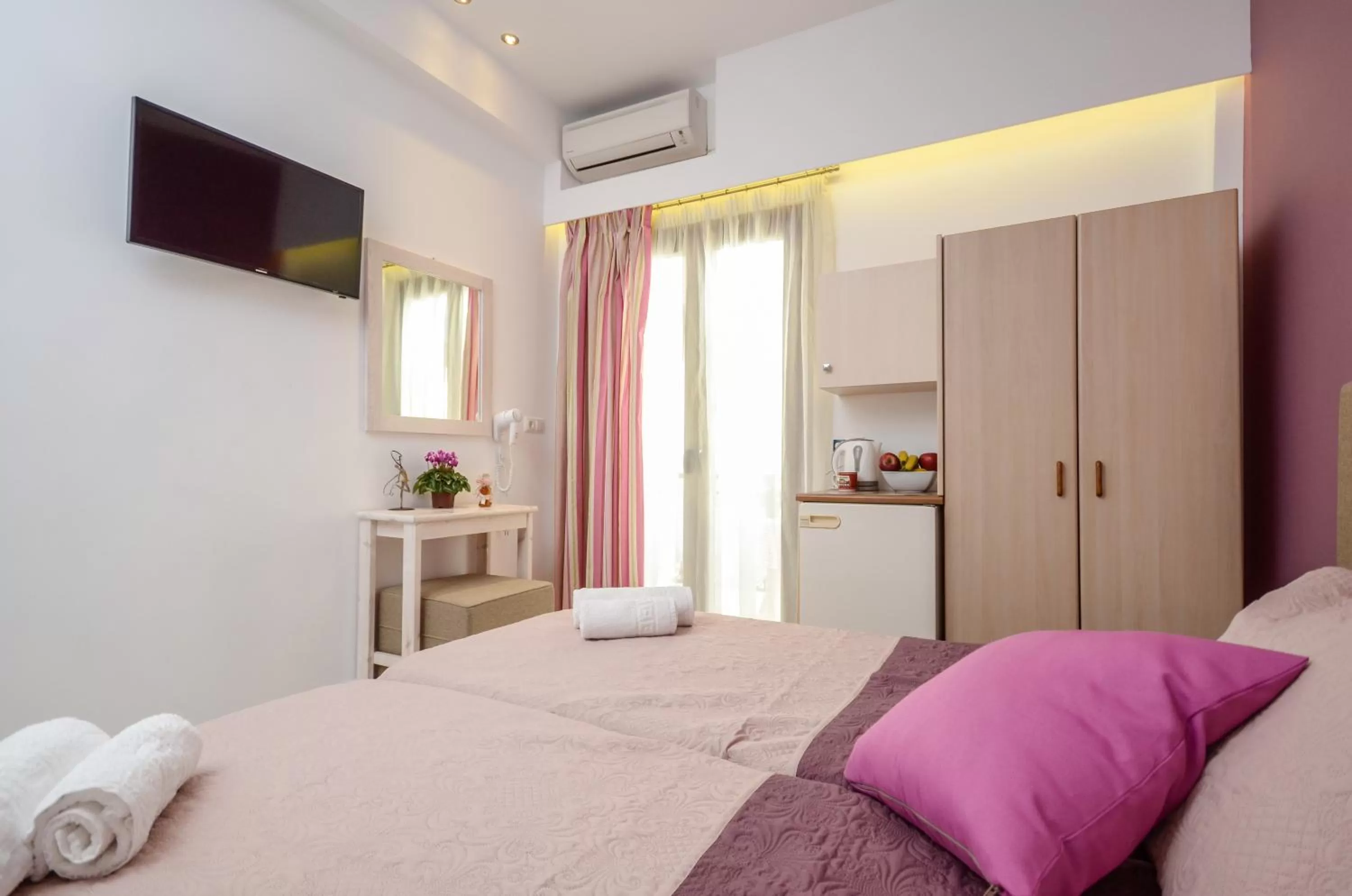 Bedroom, Bed in Panormos Hotel and Studios