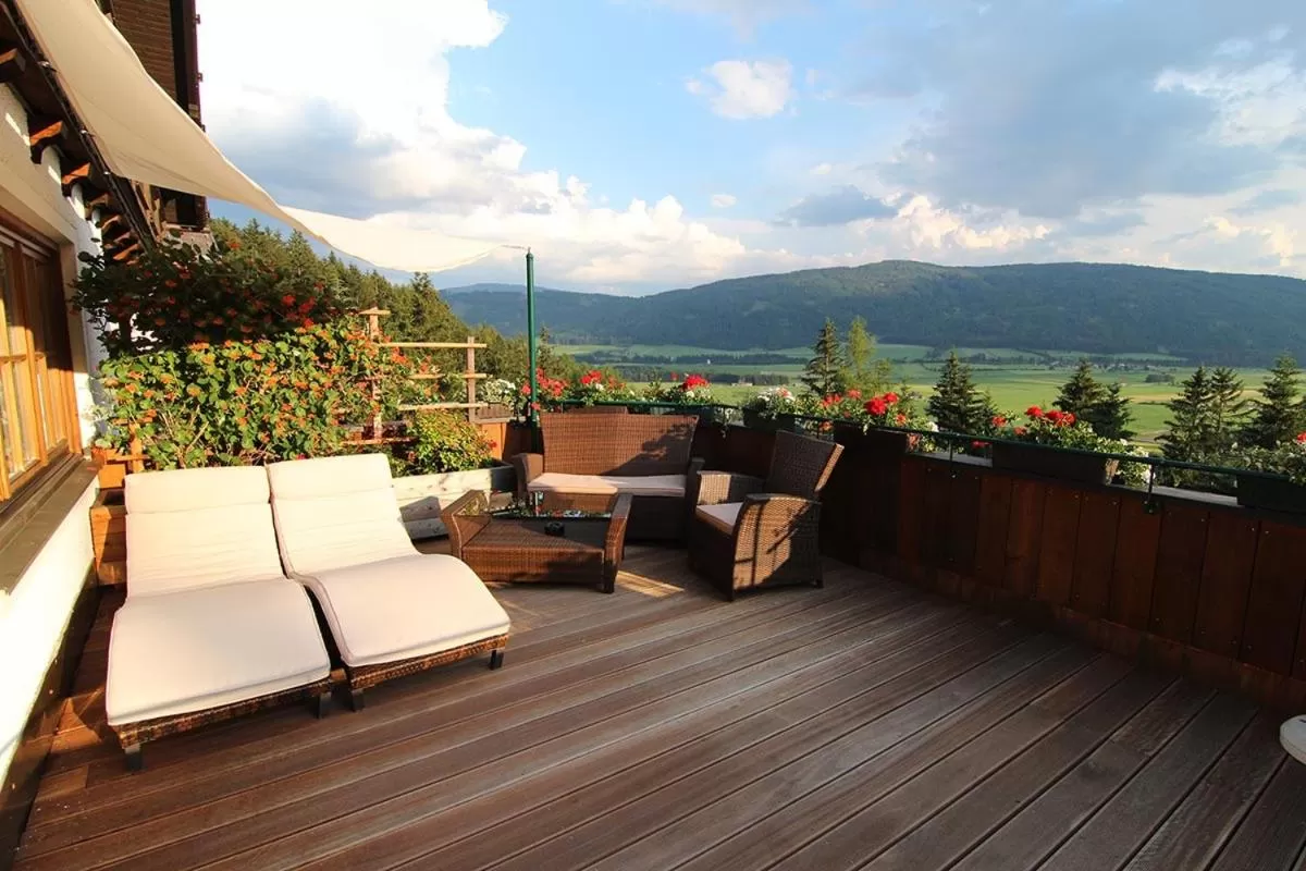 Balcony/Terrace, Mountain View in Hotel Häuserl im Wald