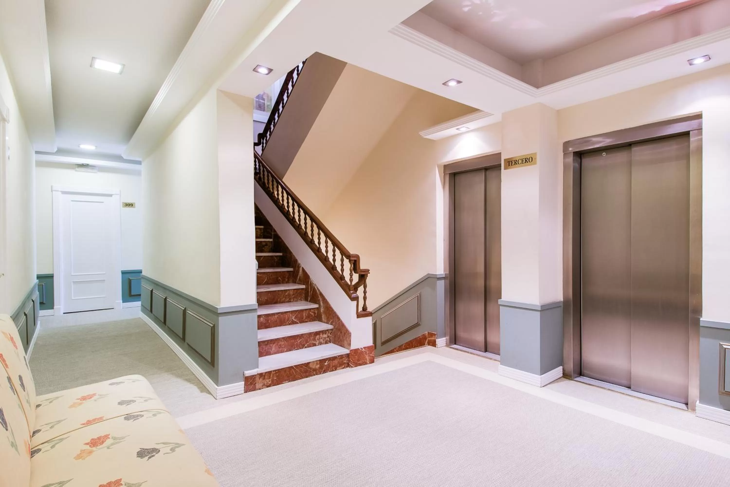 Decorative detail, Bed in Anacapri