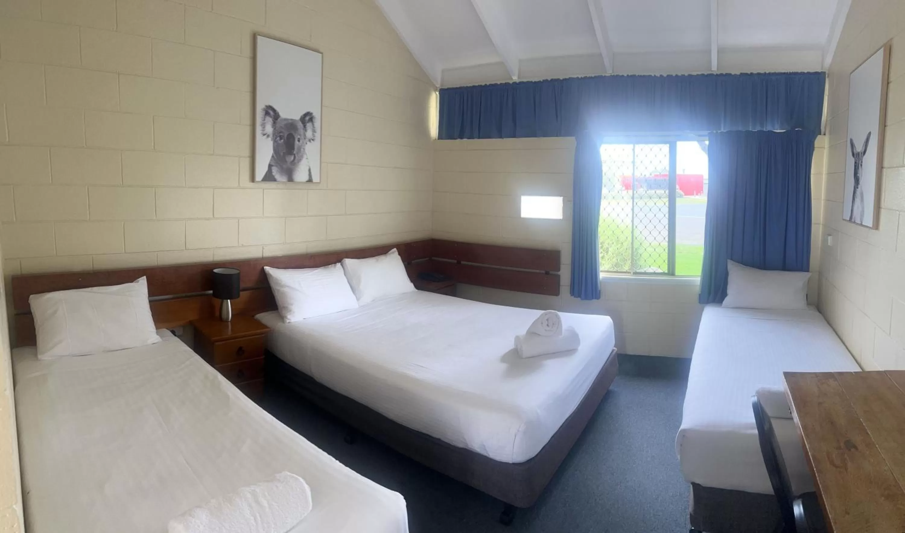 Bed in Pete's Place Roma