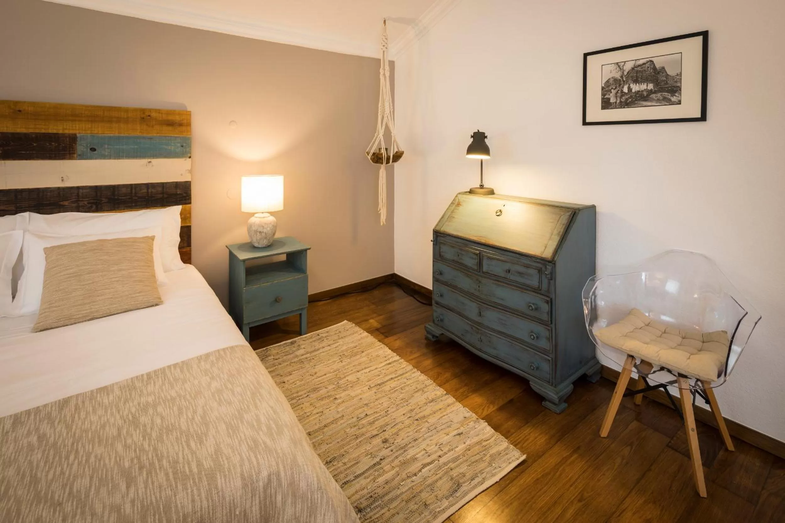 Decorative detail, Bed in Quinta do Pé Descalço - Country Guesthouse in Sintra