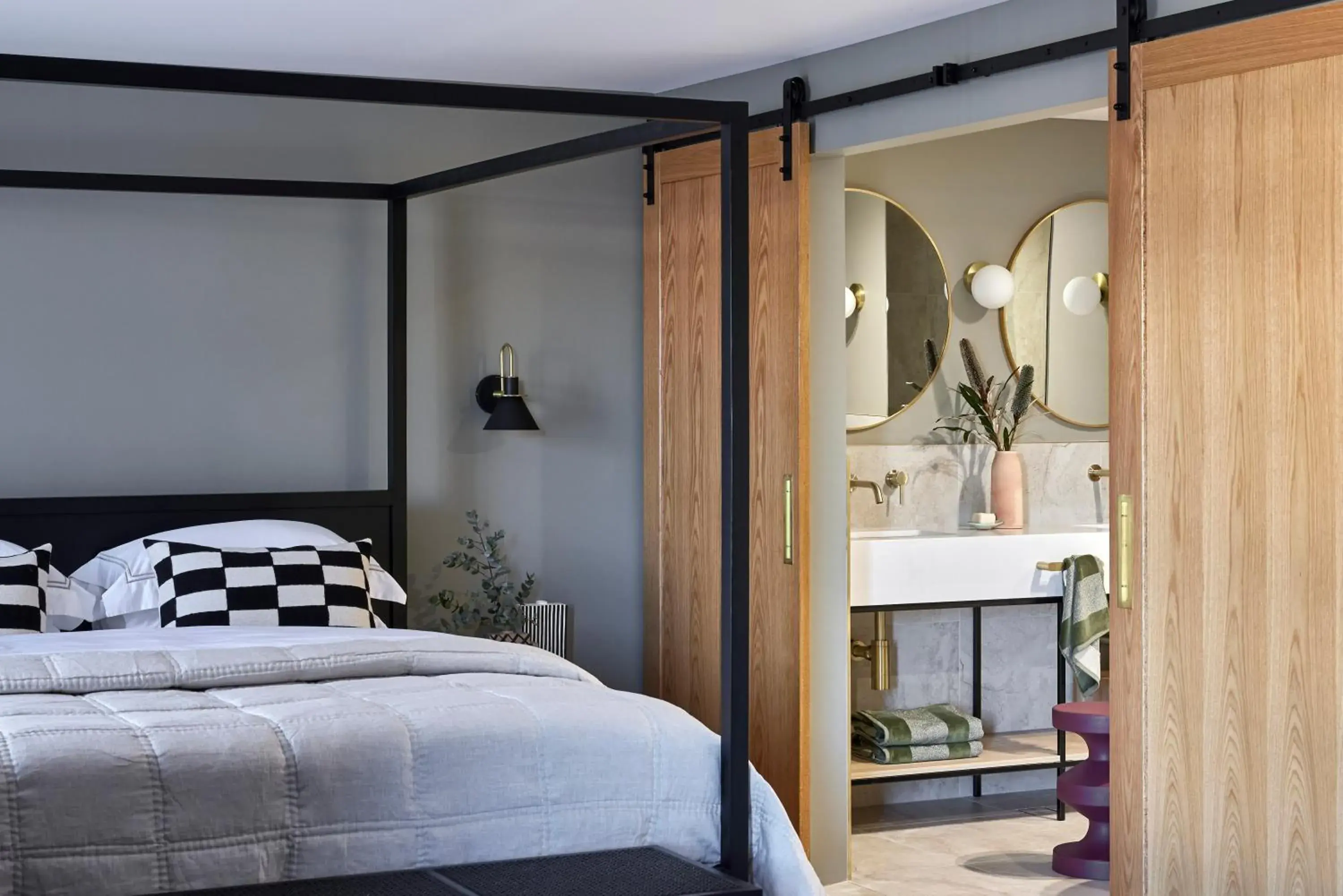 Superior Suite in Central Caleula Motor Lodge Superior Suite in Central Caleula Motor Lodge