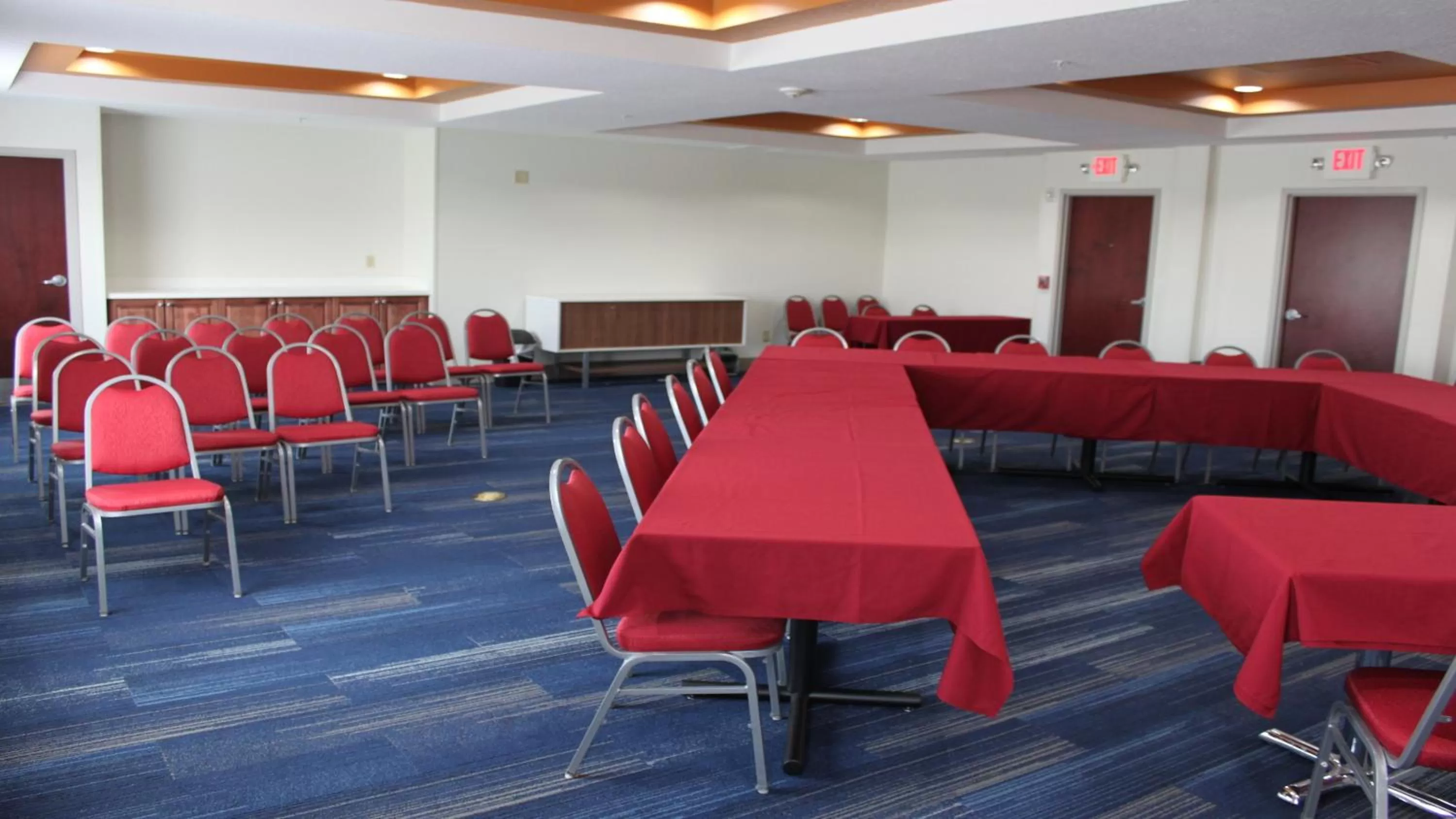 Meeting/conference room in Holiday Inn Express Orlando - South Davenport by IHG
