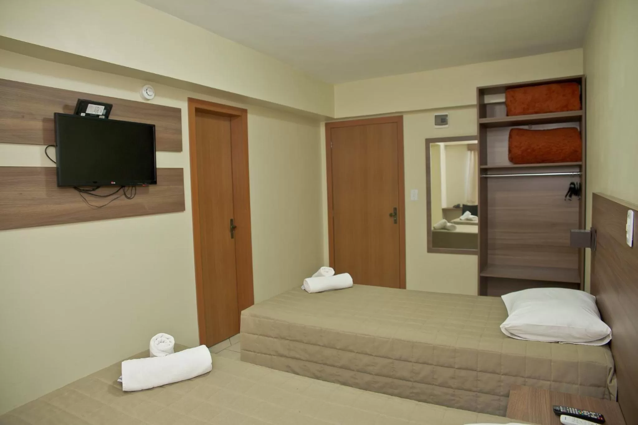 Photo of the whole room, Bed in Vallér Montanha Hotel