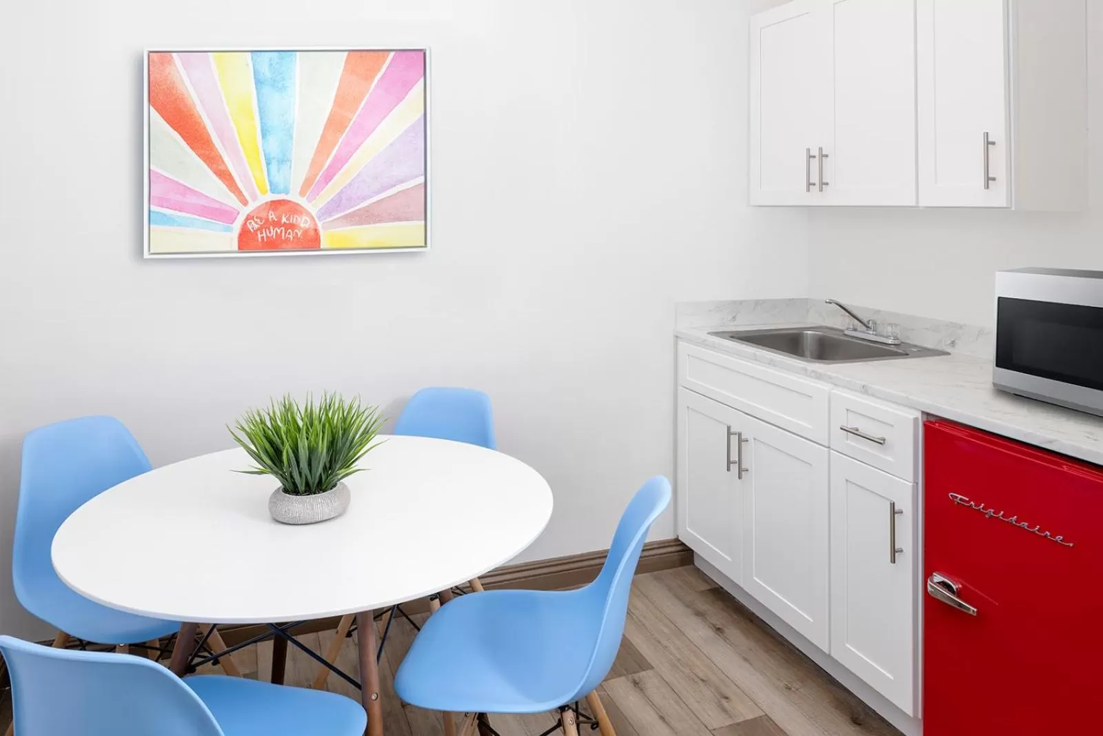 Kitchen or kitchenette in The Sojourn Los Angeles - Sherman Oaks